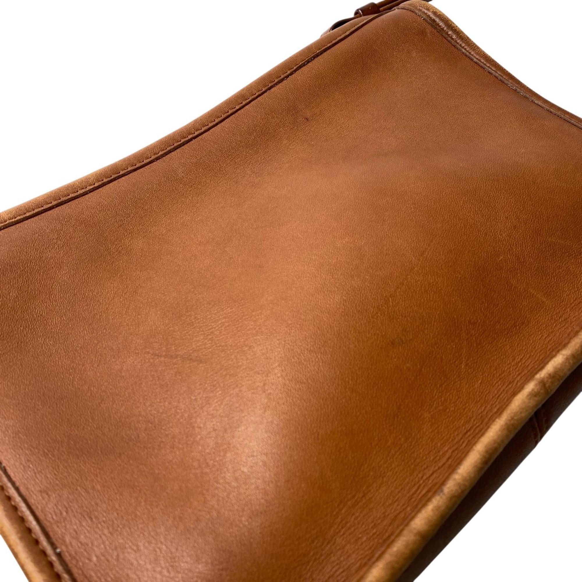 Coach Brown Leather Clutch Bag (Pre-Owned)