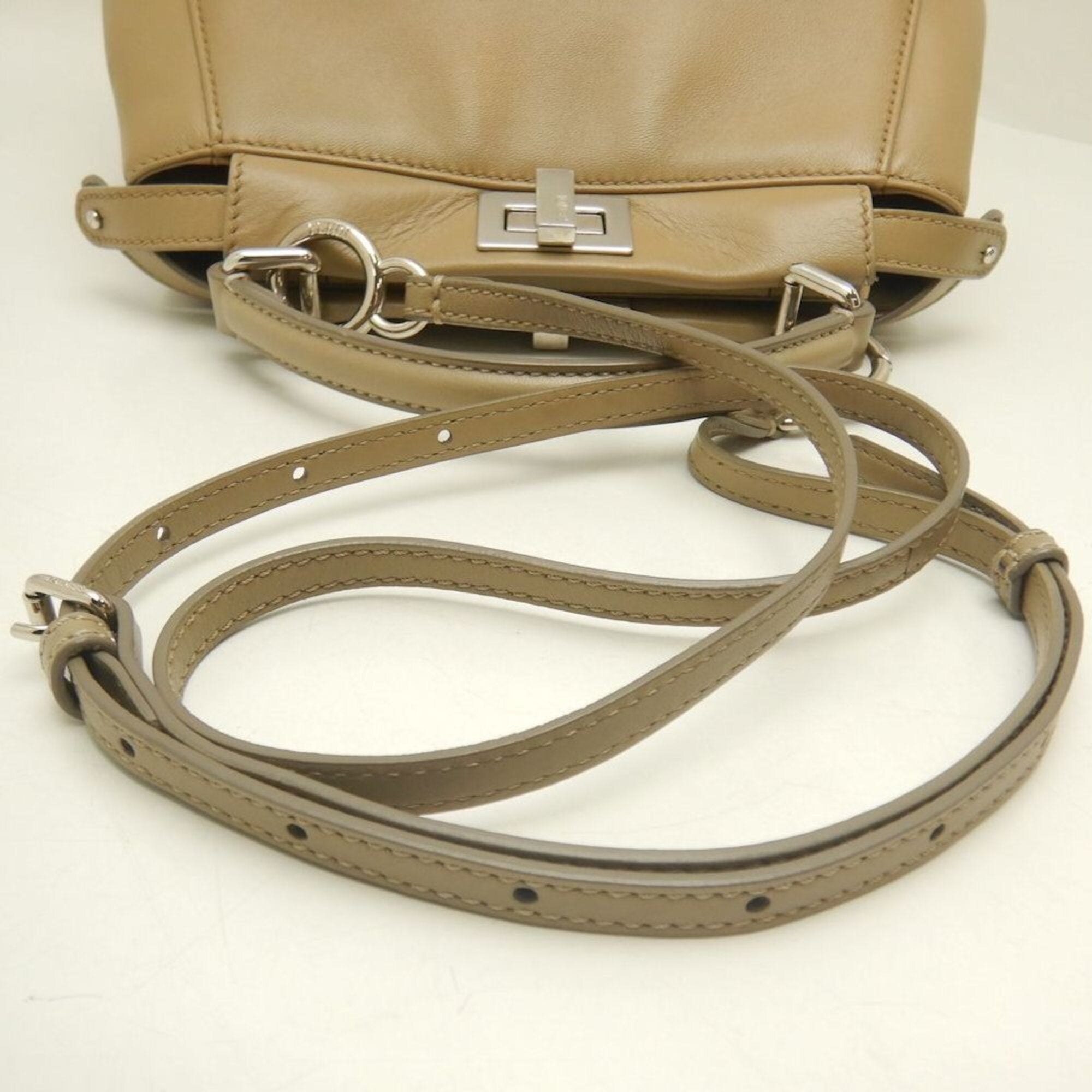 Fendi Beige Leather Handbag (Pre-Owned)