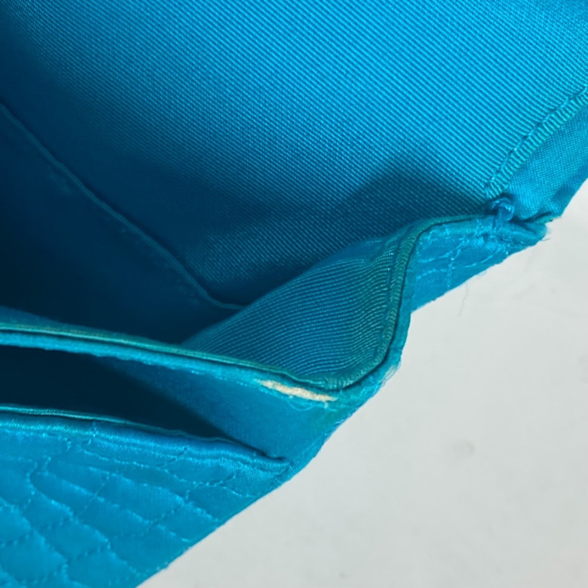 Chanel Blue Nylon Shoulder Bag (Pre-Owned)