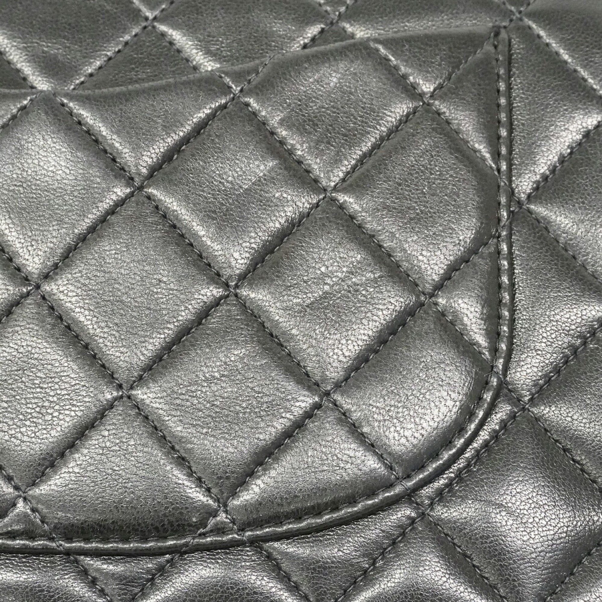 Chanel Black Leather Shoulder Bag (Pre-Owned)