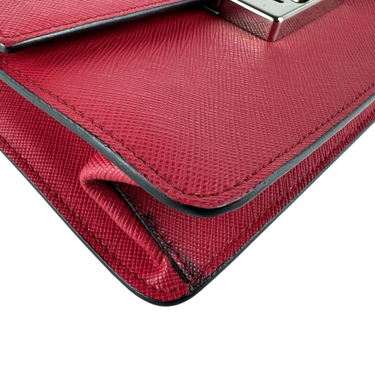Prada Red Color Leather Shoulder Bag (Pre-Owned)