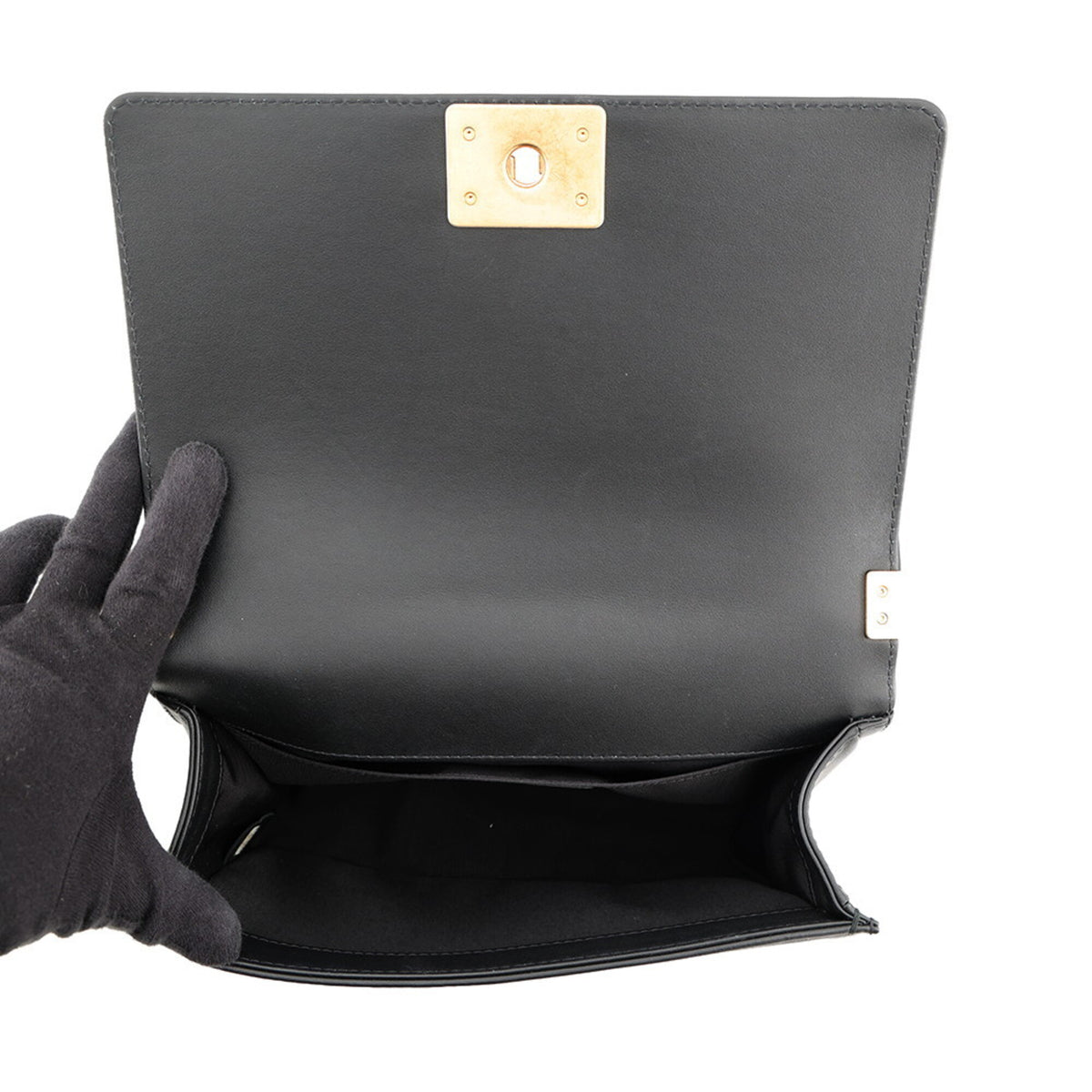 Chanel Boy Chanel Black Grained Calfskin Handbag Shoulder Bag (Pre-Owned)