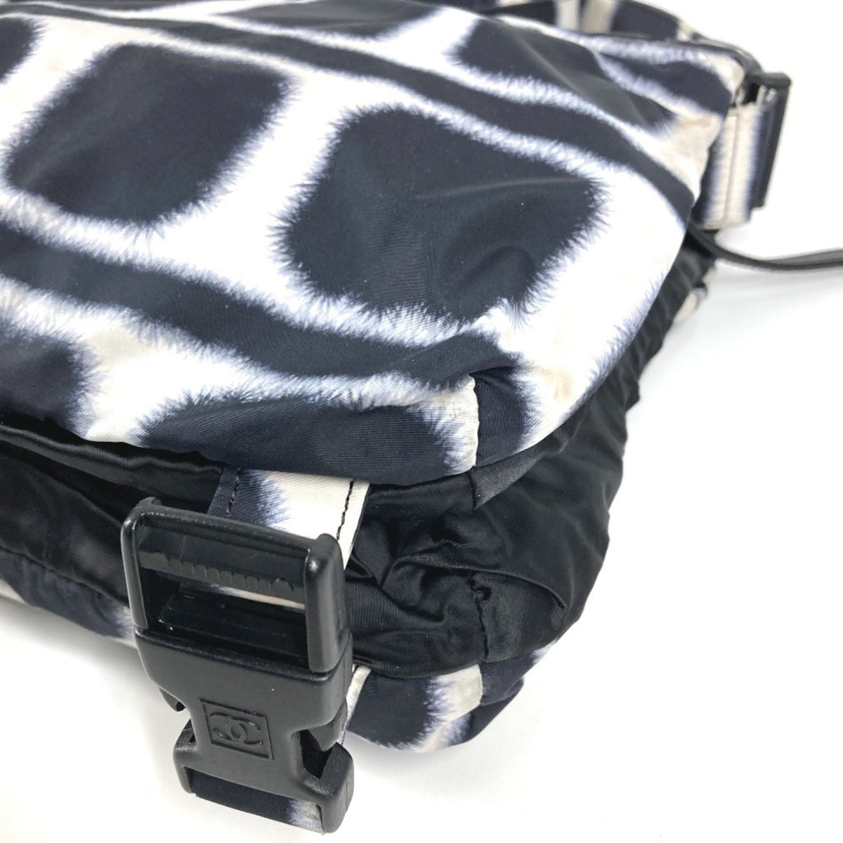 Chanel Sport Black White Nylon Shoulder Bag (Pre-Owned)