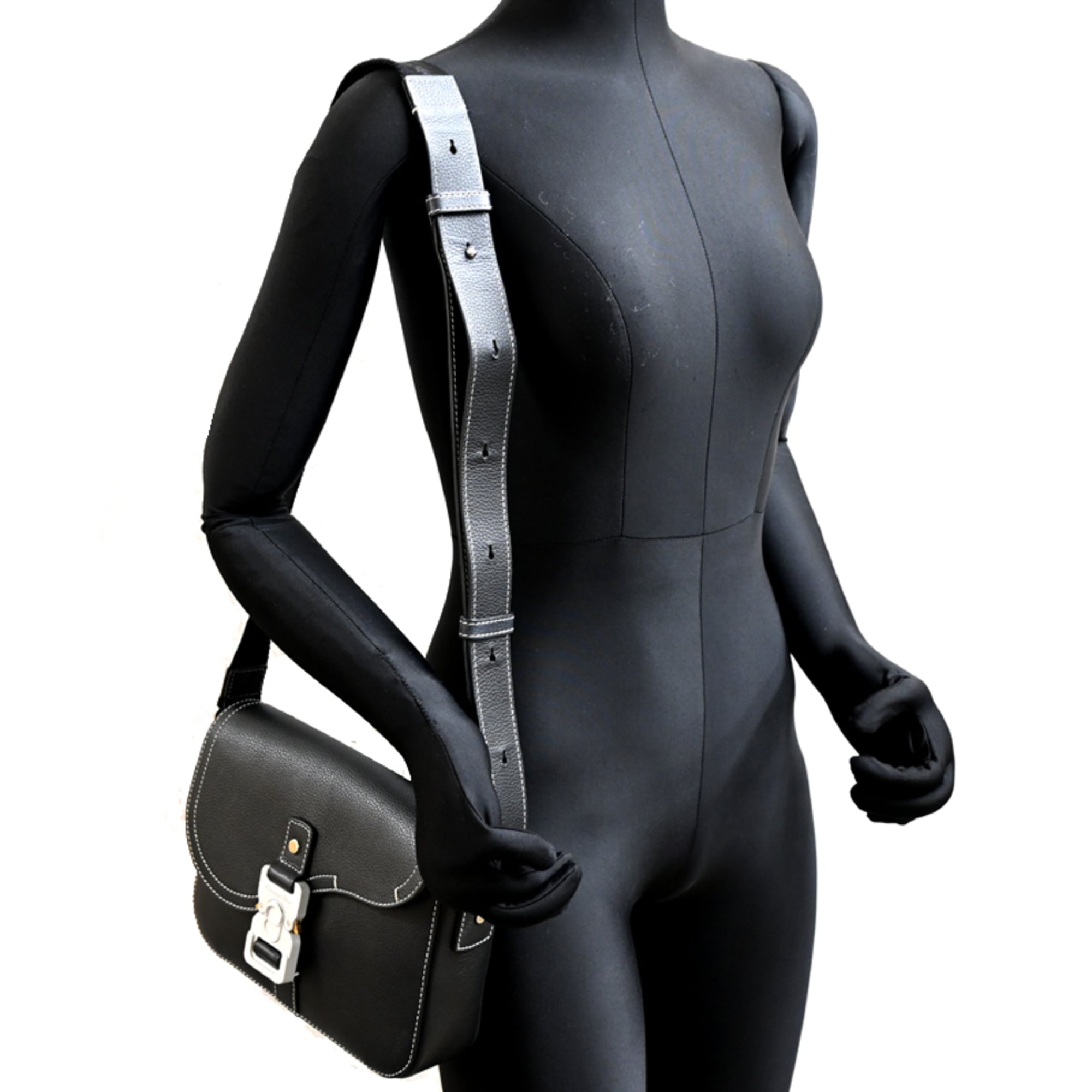 Christian Dior Black Leather Shoulder Bag (Pre-Owned)
