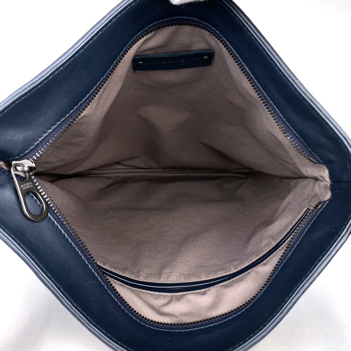 Bottega Veneta Intrecciato Navy Leather Shoulder Bag (Pre-Owned)