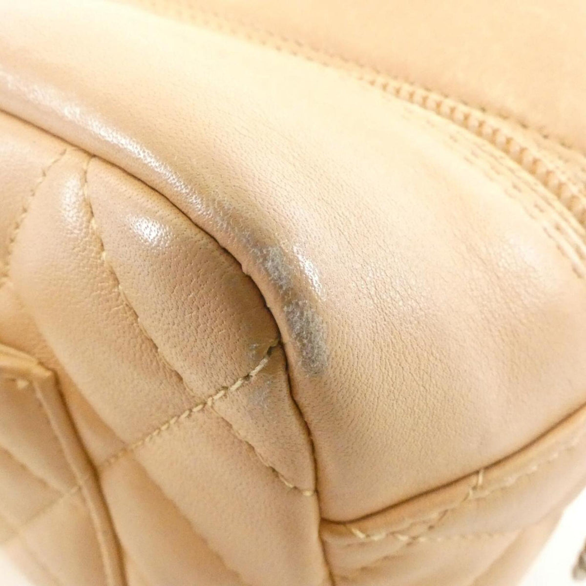 Chanel Beige Leather Handbag (Pre-Owned)