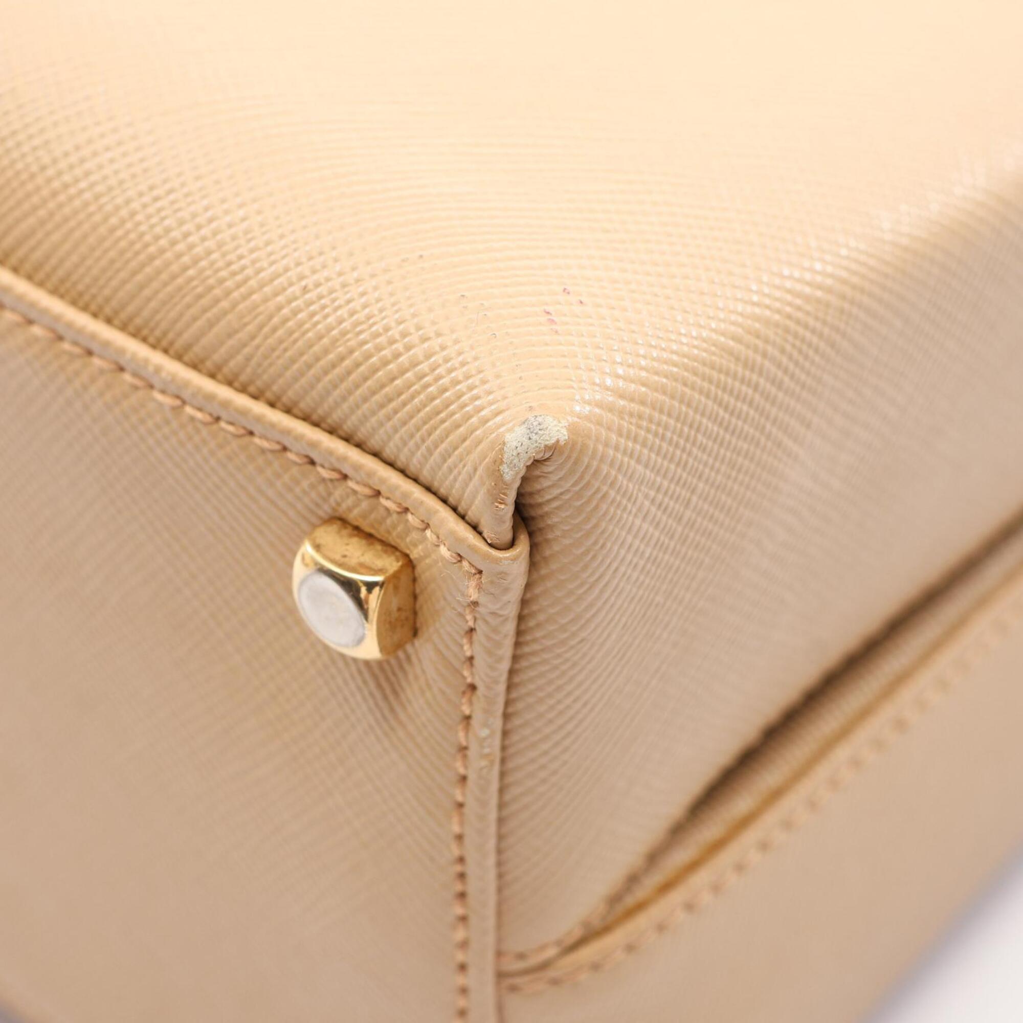 Salvatore Ferragamo Beige Leather Handbag (Pre-Owned)