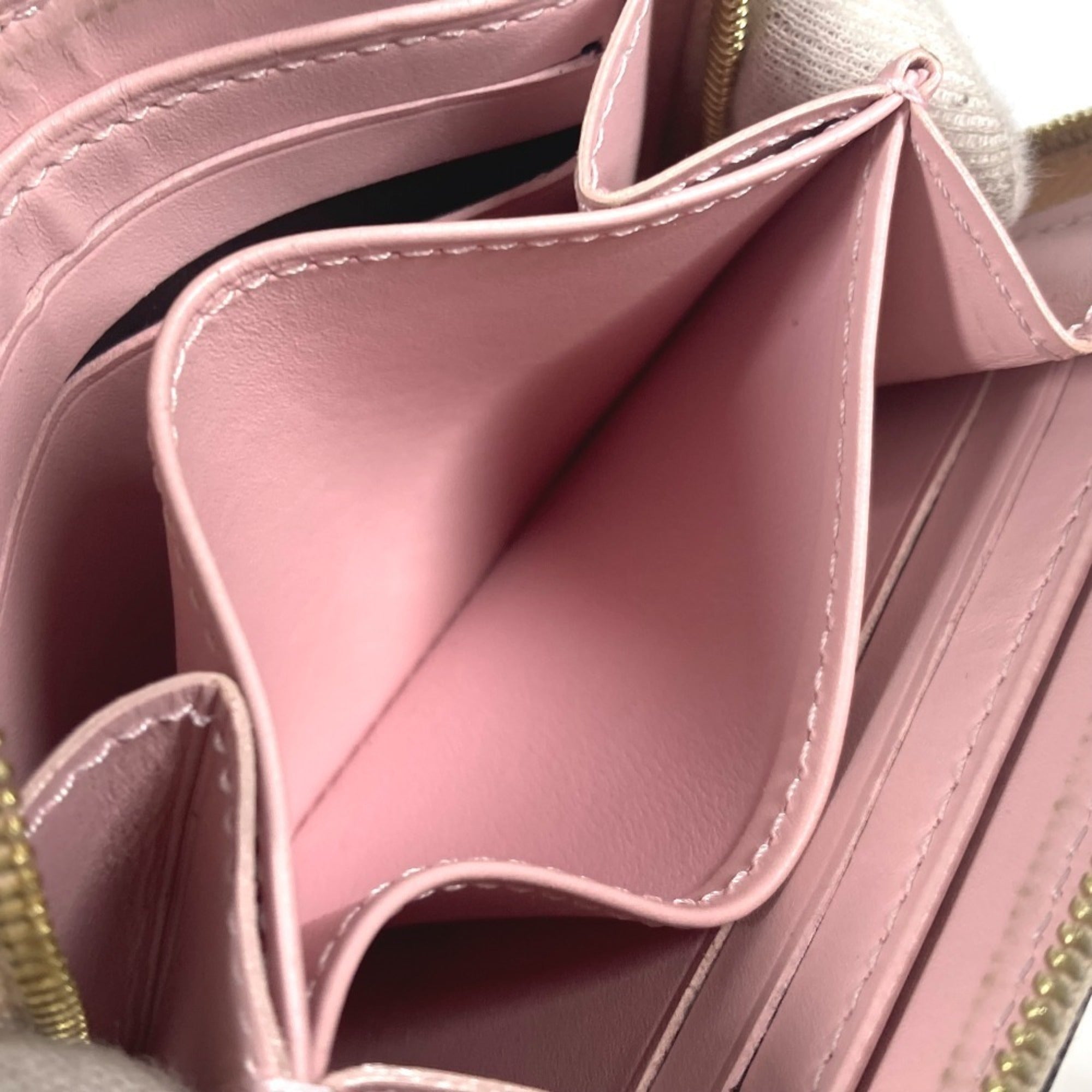 Louis Vuitton Beige Pink Vernis Long Wallet (Bi-Fold) (Pre-Owned)