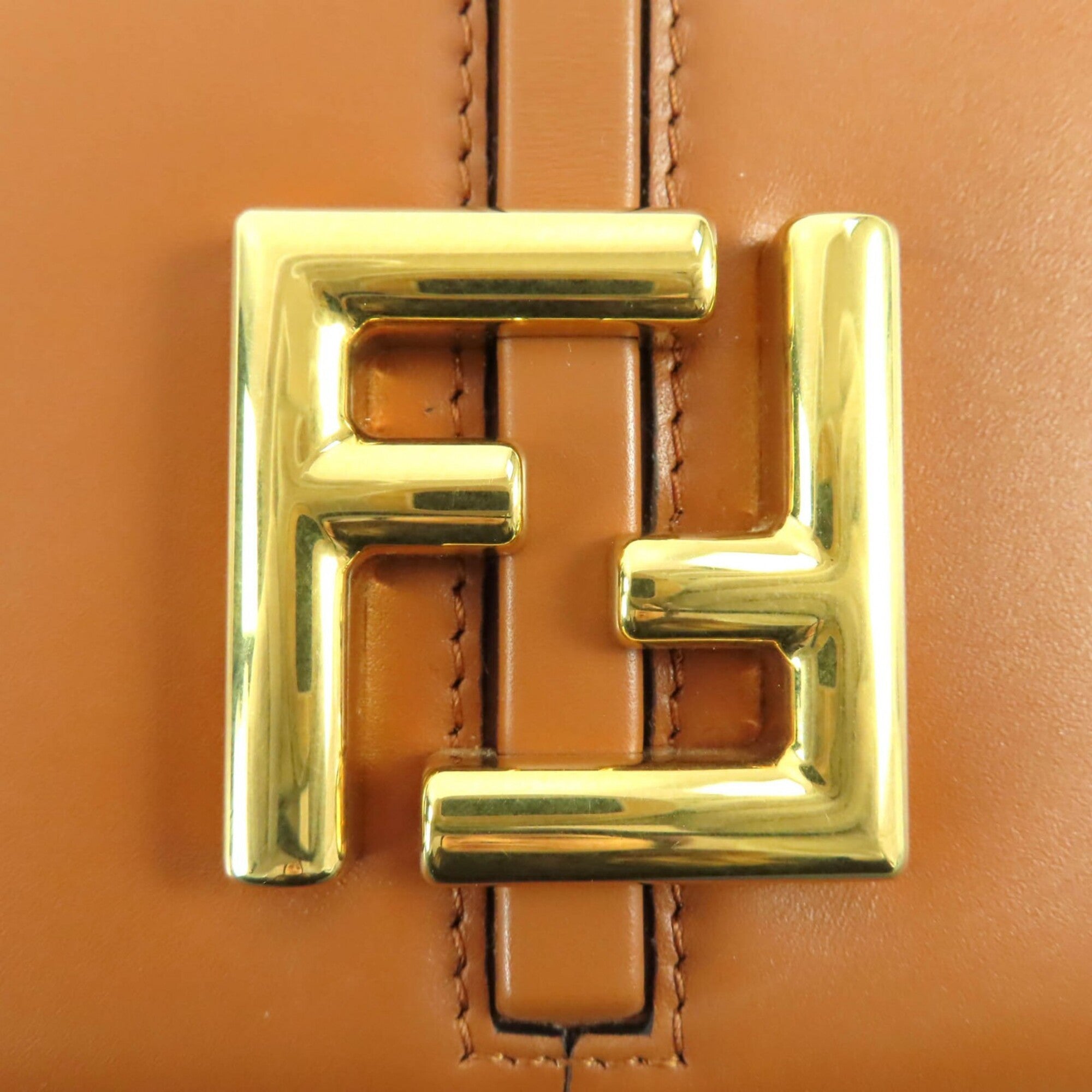 Fendi Brown Leather Shoulder Bag (Pre-Owned)