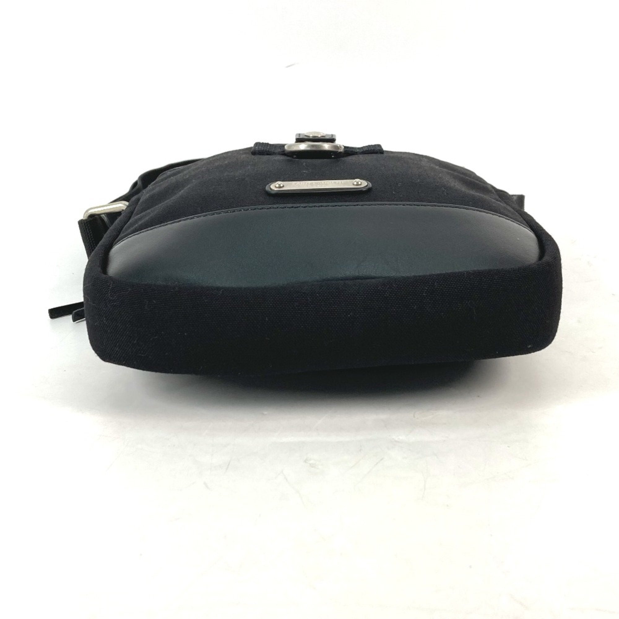 Saint Laurent Black Leather Shoulder Bag (Pre-Owned)
