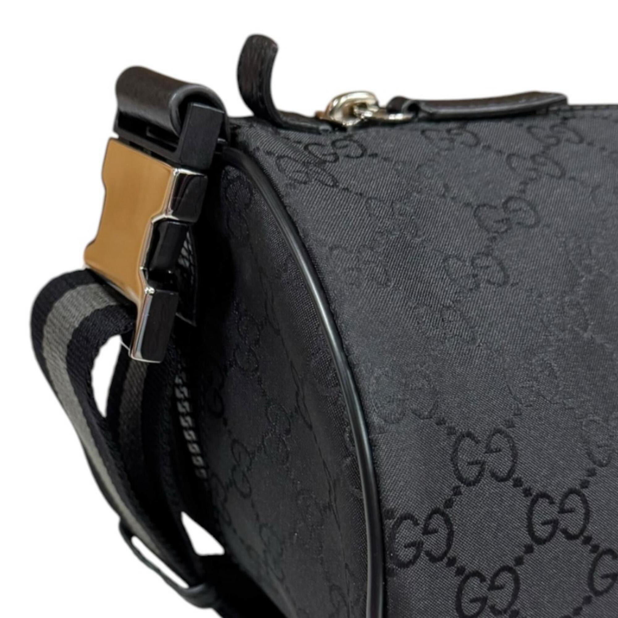 Gucci Black Nylon Sling Bag (Pre-Owned)