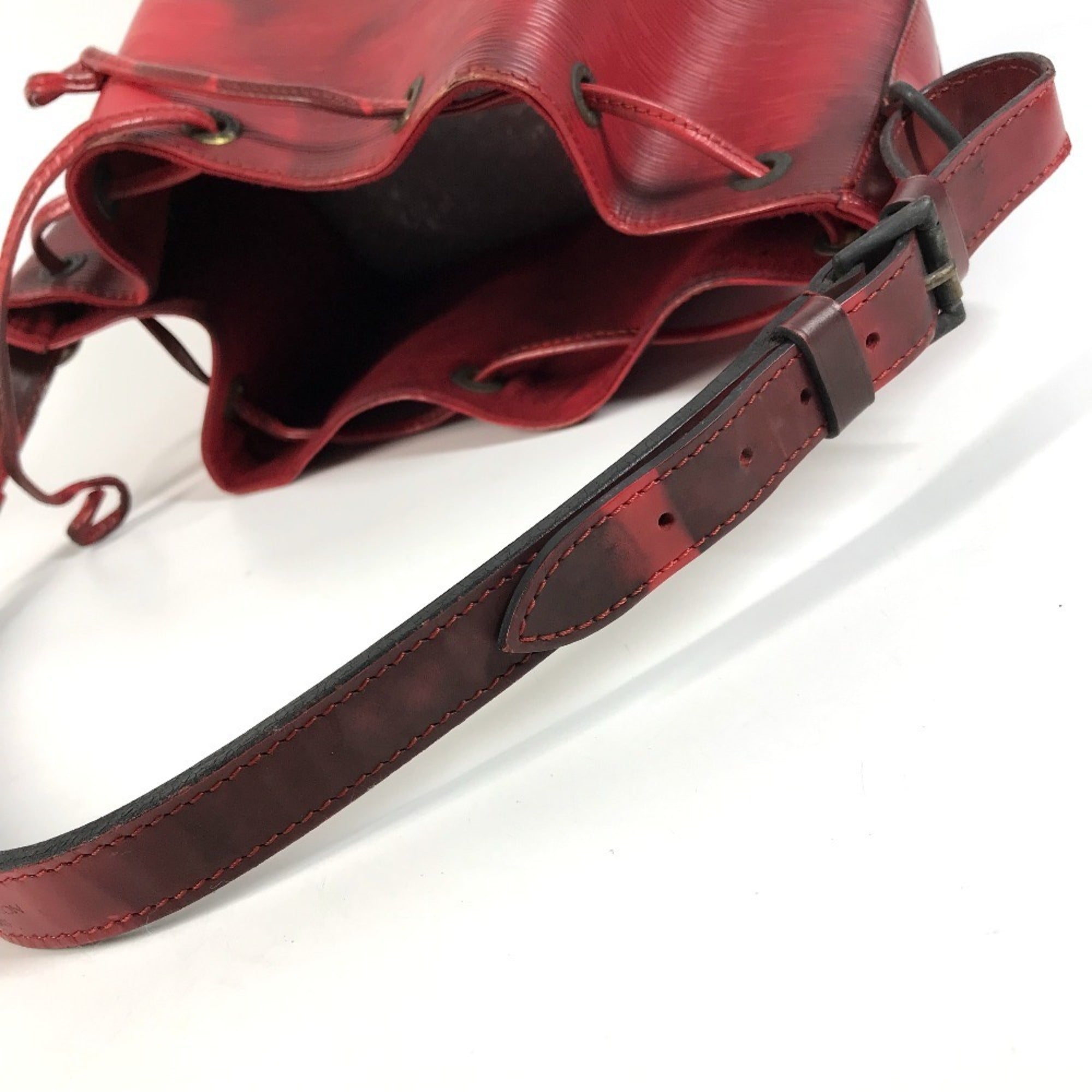 Louis Vuitton Castilian Red Red Color Epi Leather Shoulder Bag (Pre-Owned)