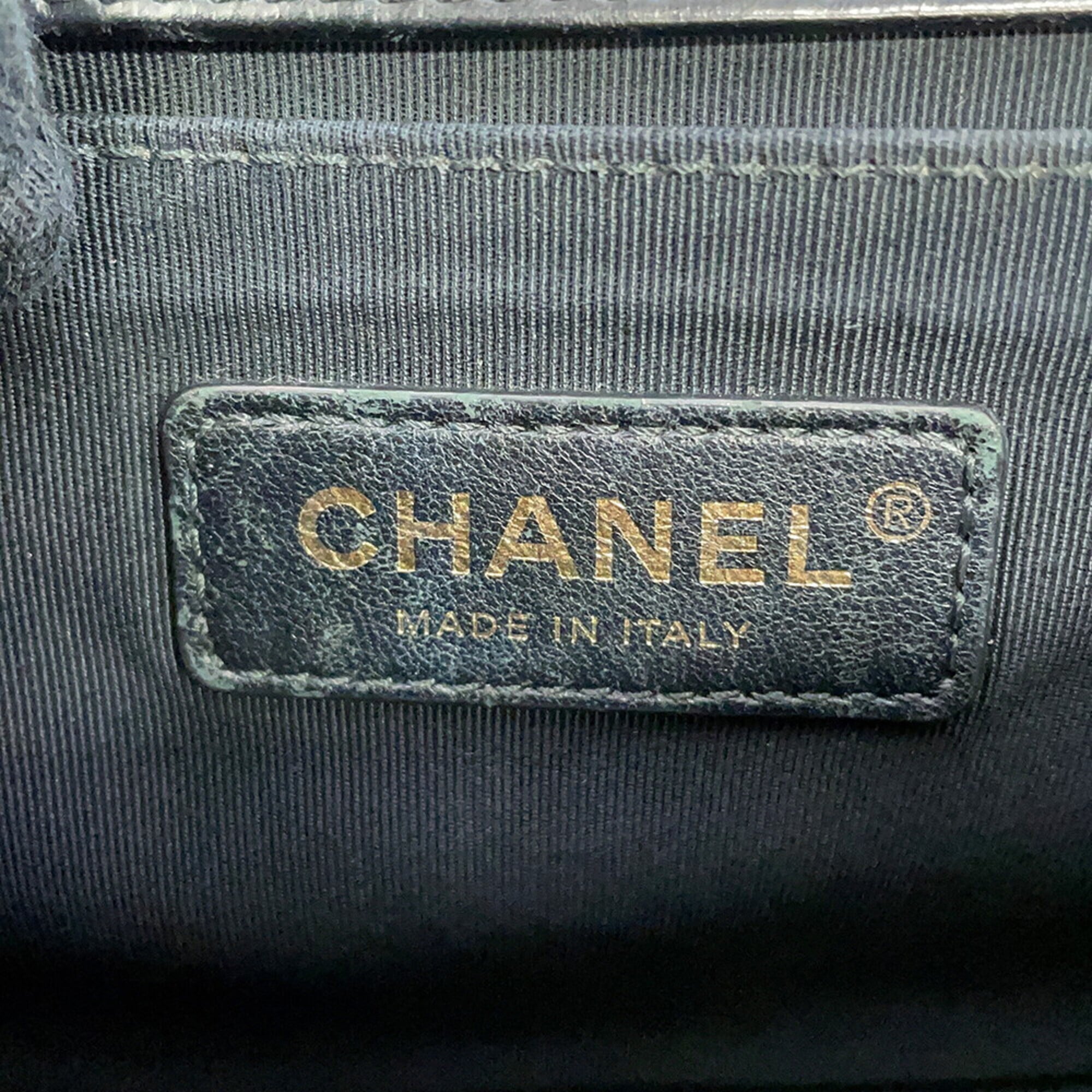 Chanel Boy Chanel Black Leather Handbag Shoulder Bag (Pre-Owned)