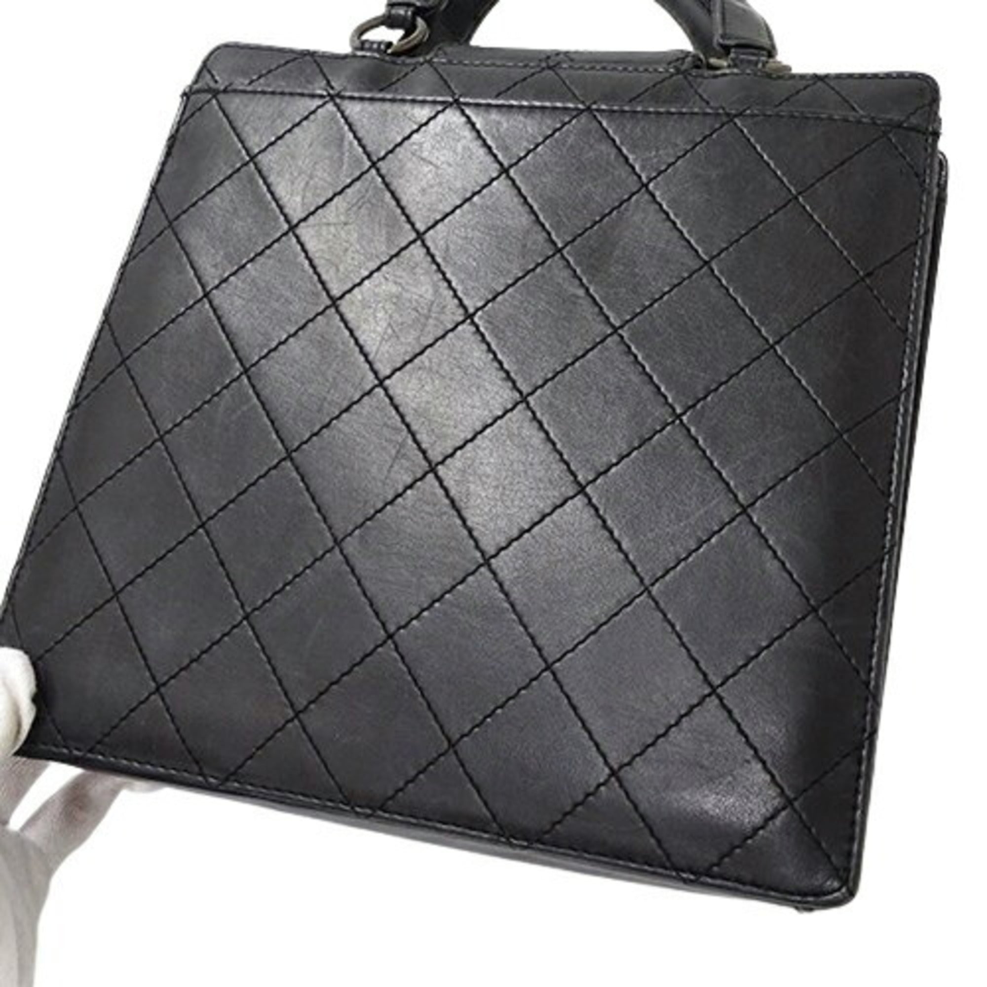 Chanel Black Leather Handbag (Pre-Owned)