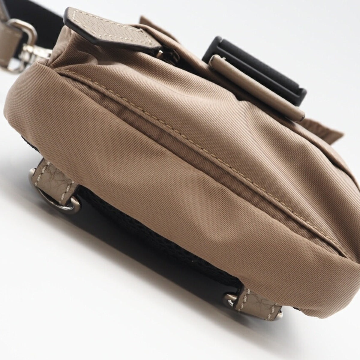 Fendi Beige Nylon Shoulder Bag (Pre-Owned)