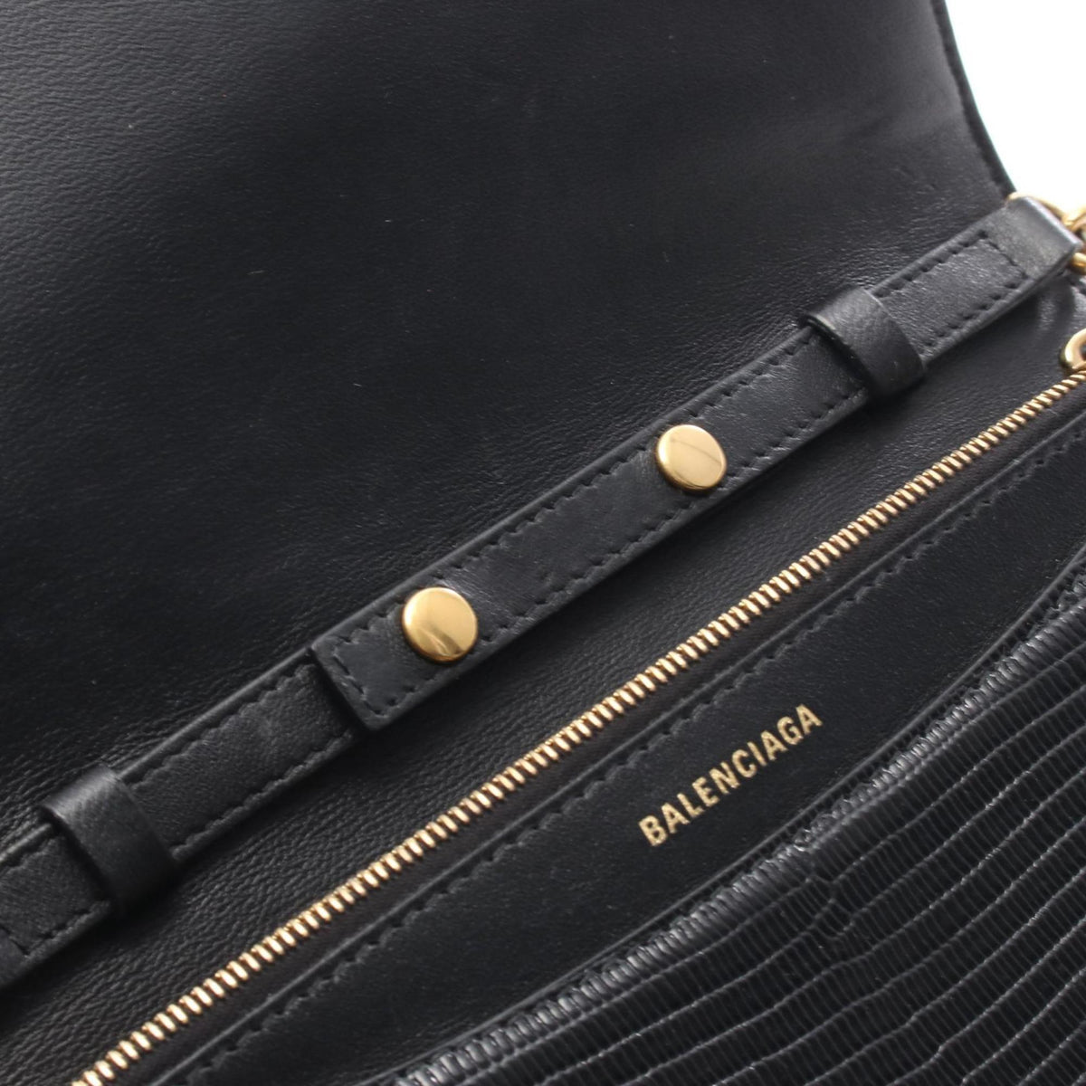 Balenciaga Black Leather Shoulder Bag (Pre-Owned)