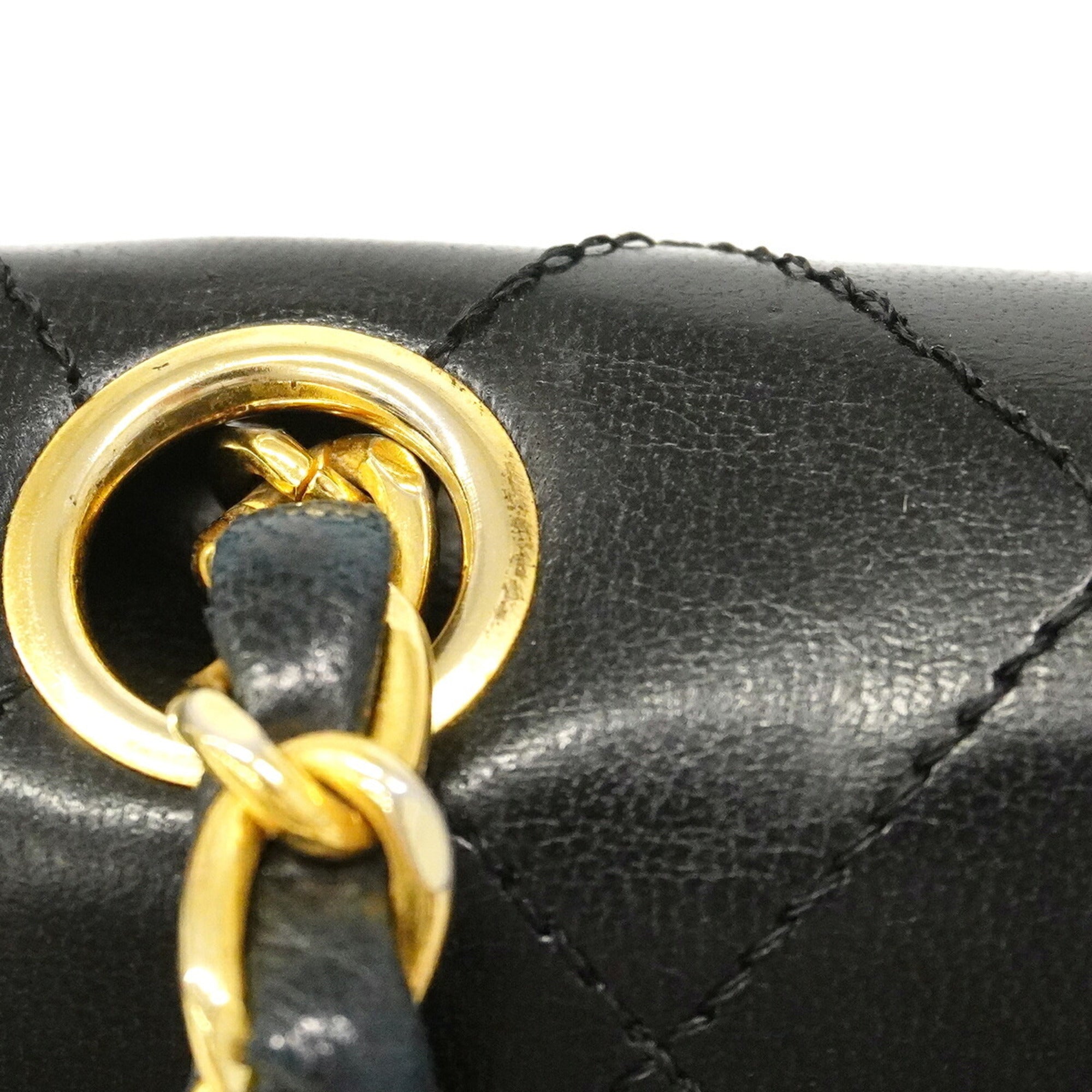 Chanel Black Leather Shoulder Bag (Pre-Owned)