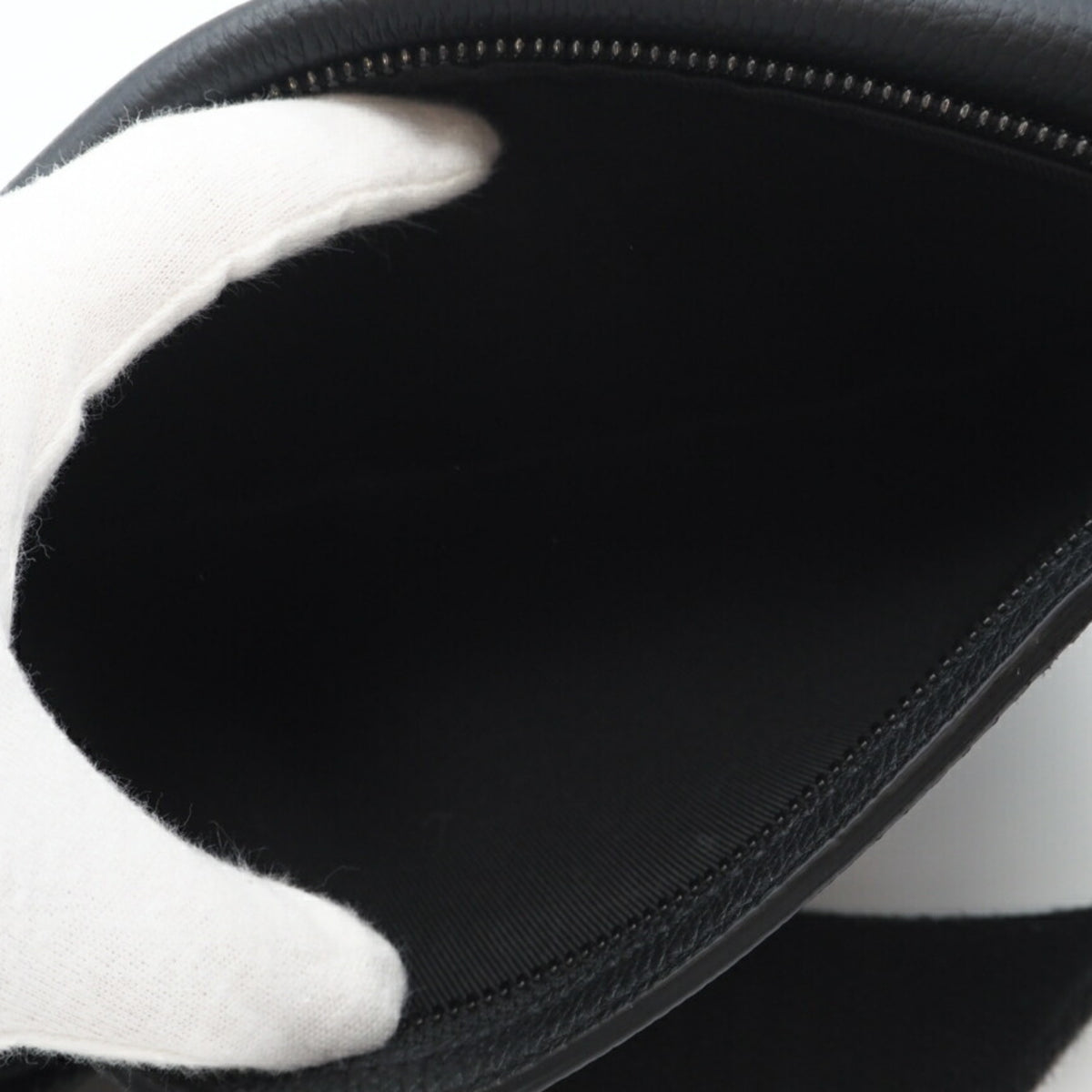 Louis Vuitton Black Leather Fanny Pack (Pre-Owned)