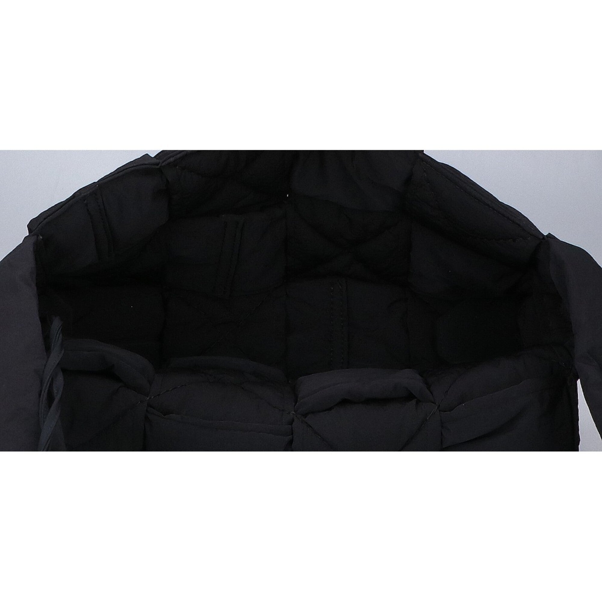 Bottega Veneta Black Nylon Shoulder Bag (Pre-Owned)