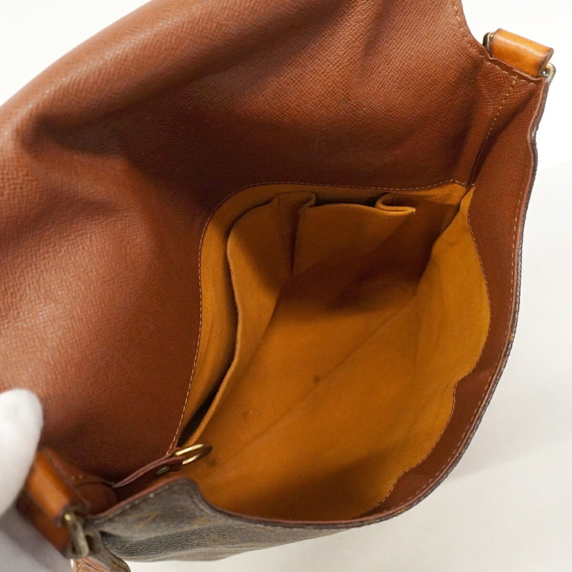 Louis Vuitton Brown Shoulder Bag (Pre-Owned)