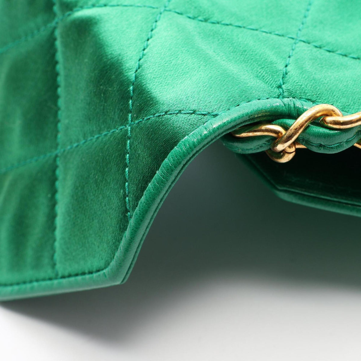 Chanel Green Fabric Handbag Shoulder Bag (Pre-Owned)