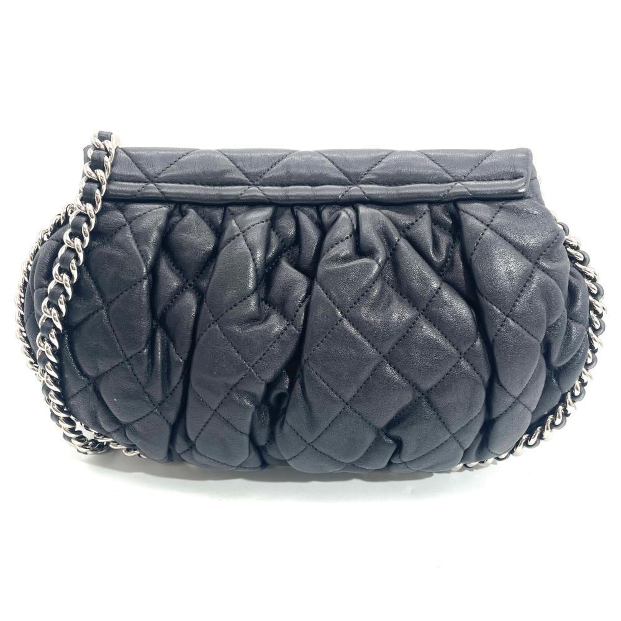 Chanel Black Leather Shoulder Bag (Pre-Owned)