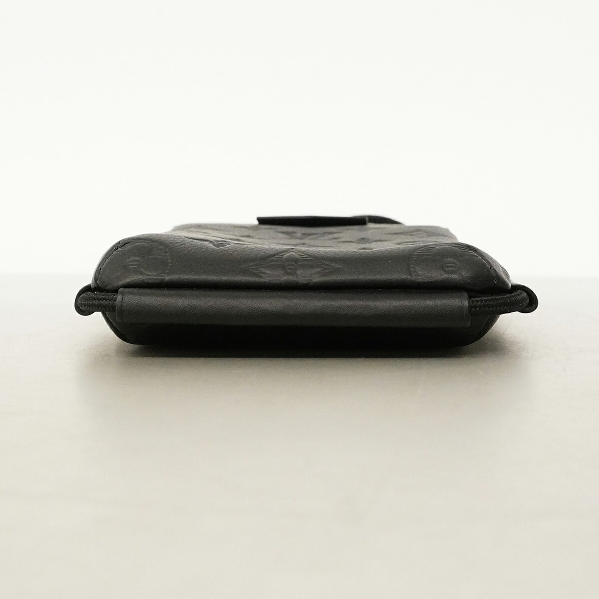 Louis Vuitton Black Shoulder Bag (Pre-Owned)