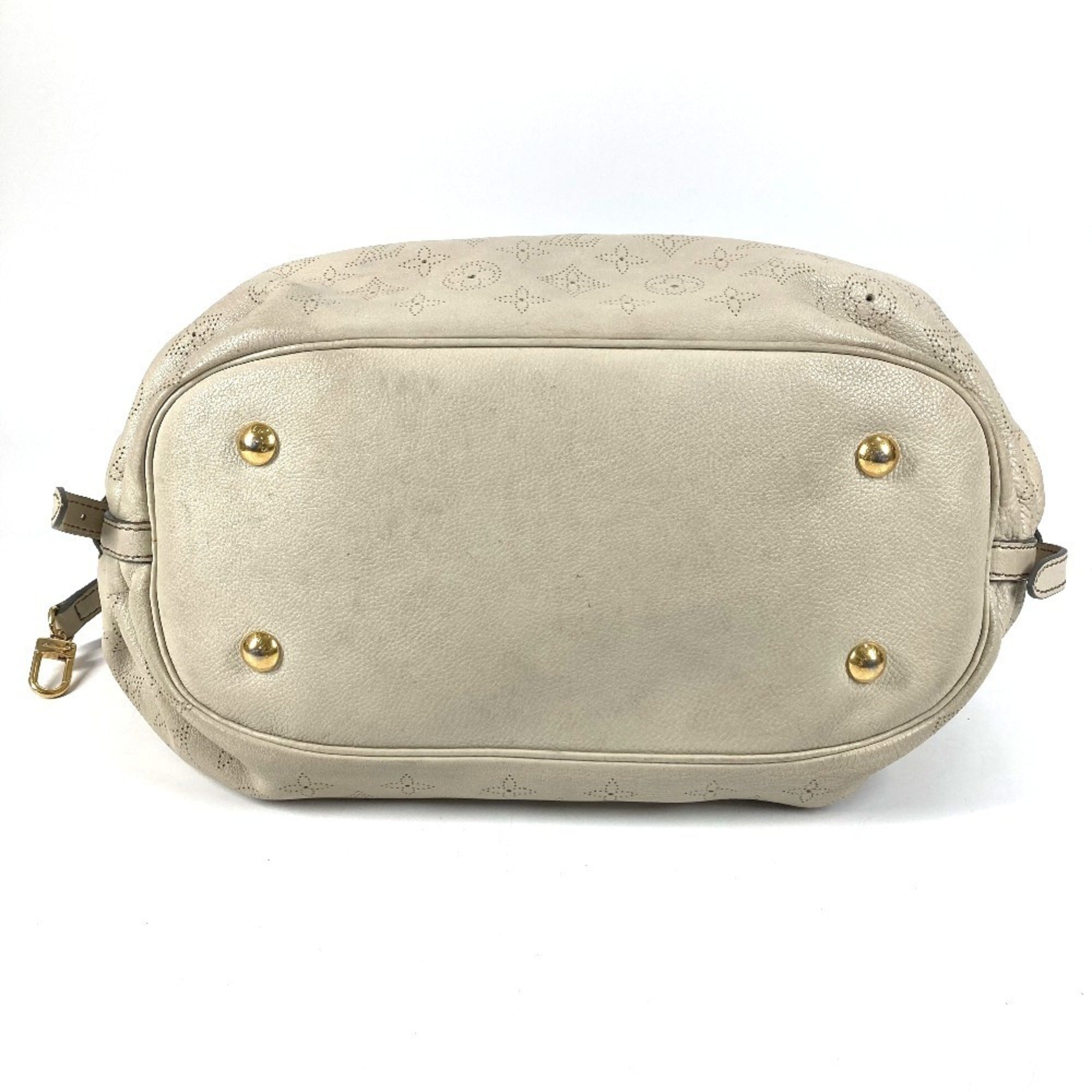 Louis Vuitton Mahina White Mahina Leather Handbag Shoulder Bag (Pre-Owned)