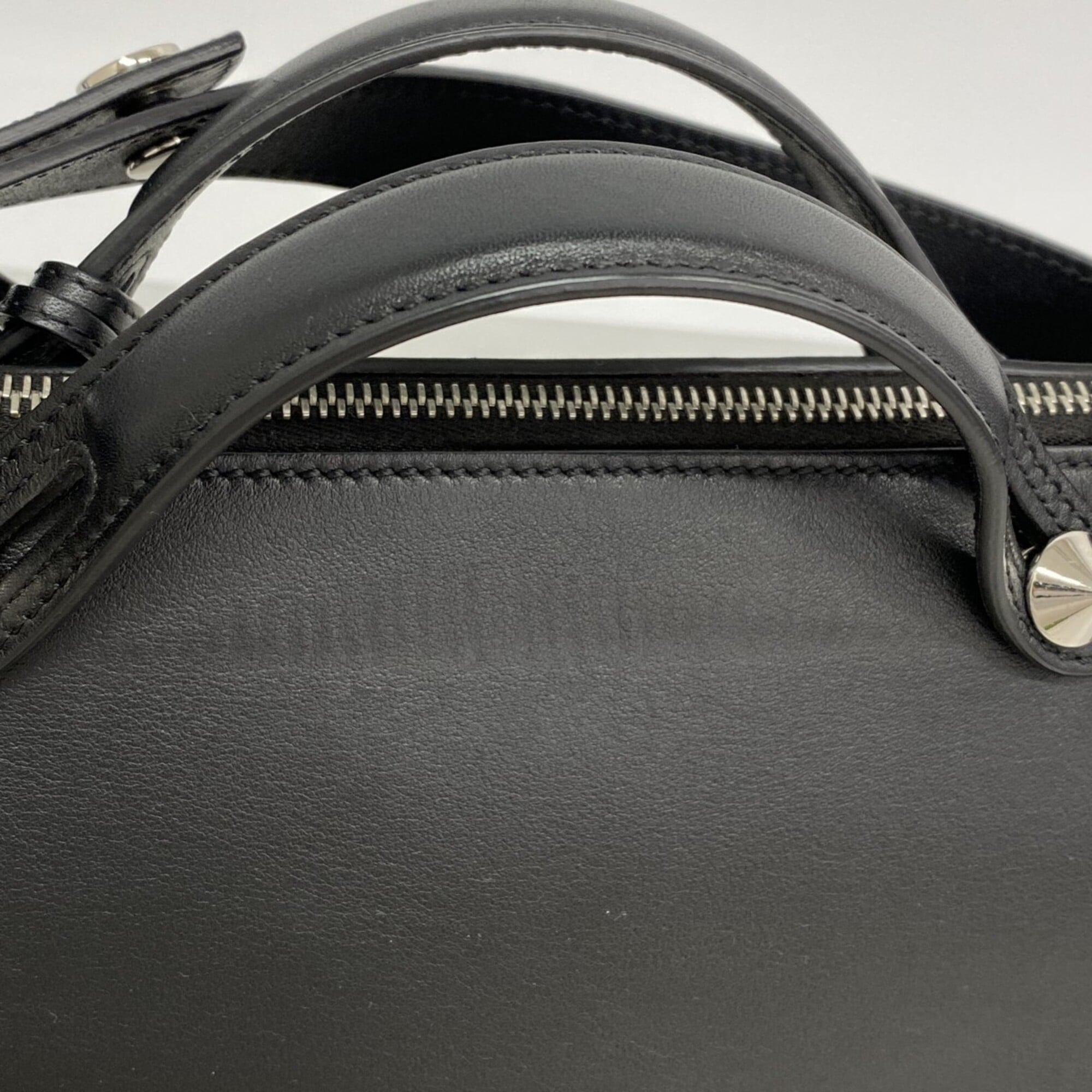 Fendi Black Leather Handbag (Pre-Owned)