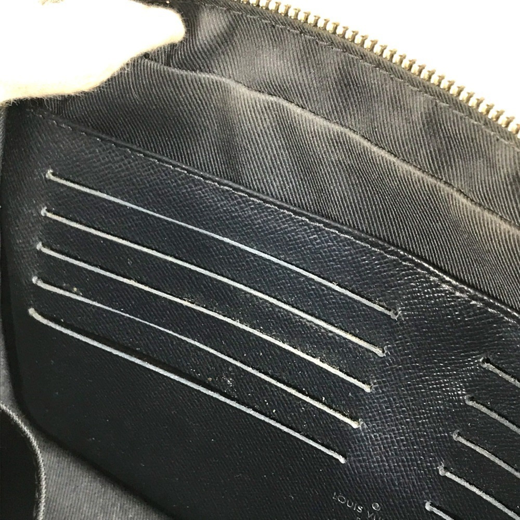 Louis Vuitton Navy Navy Blue Taiga Leather Clutch Bag Pochette Pouch (Pre-Owned)