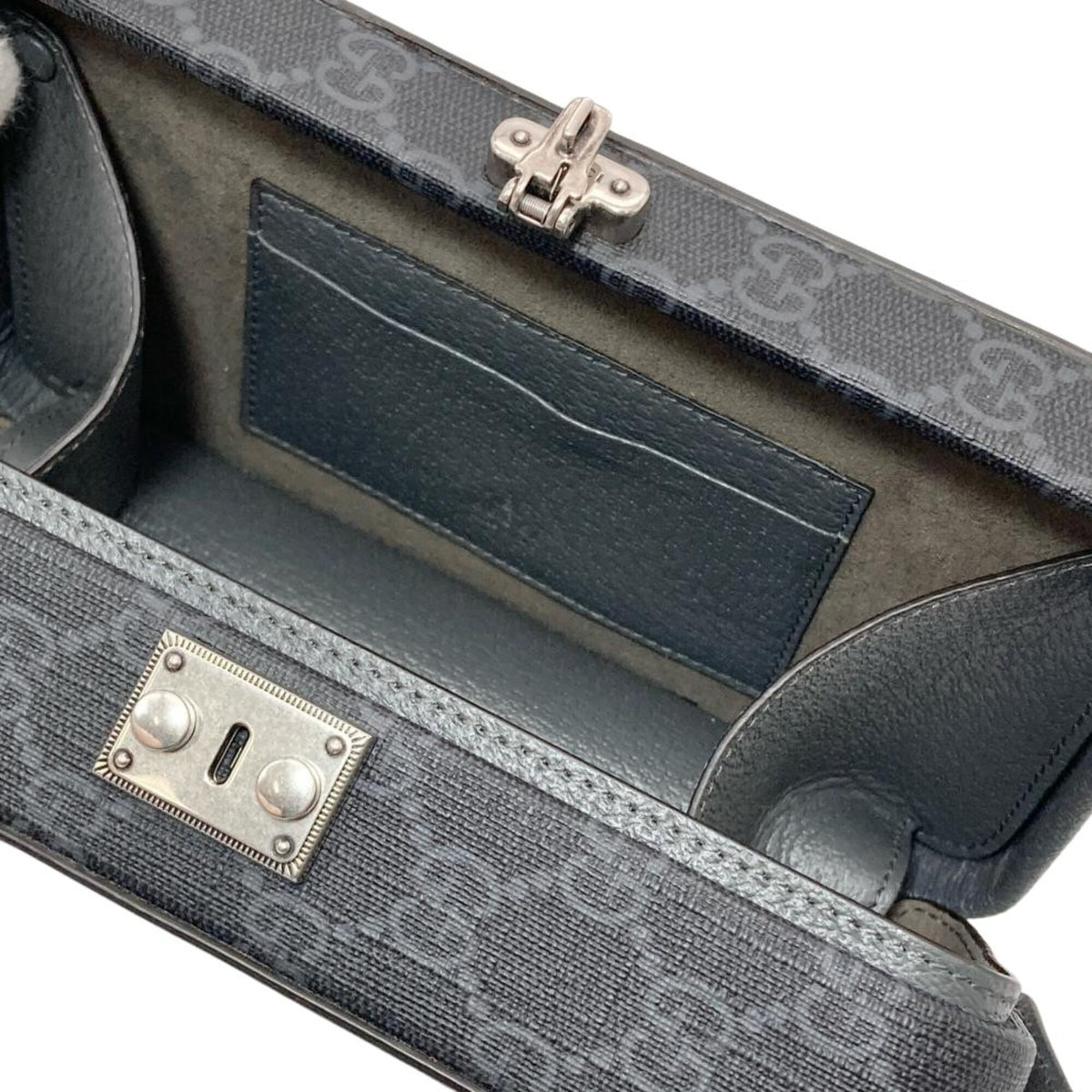 Gucci Black Gray Leather Gg Supreme Shoulder Bag (Pre-Owned)
