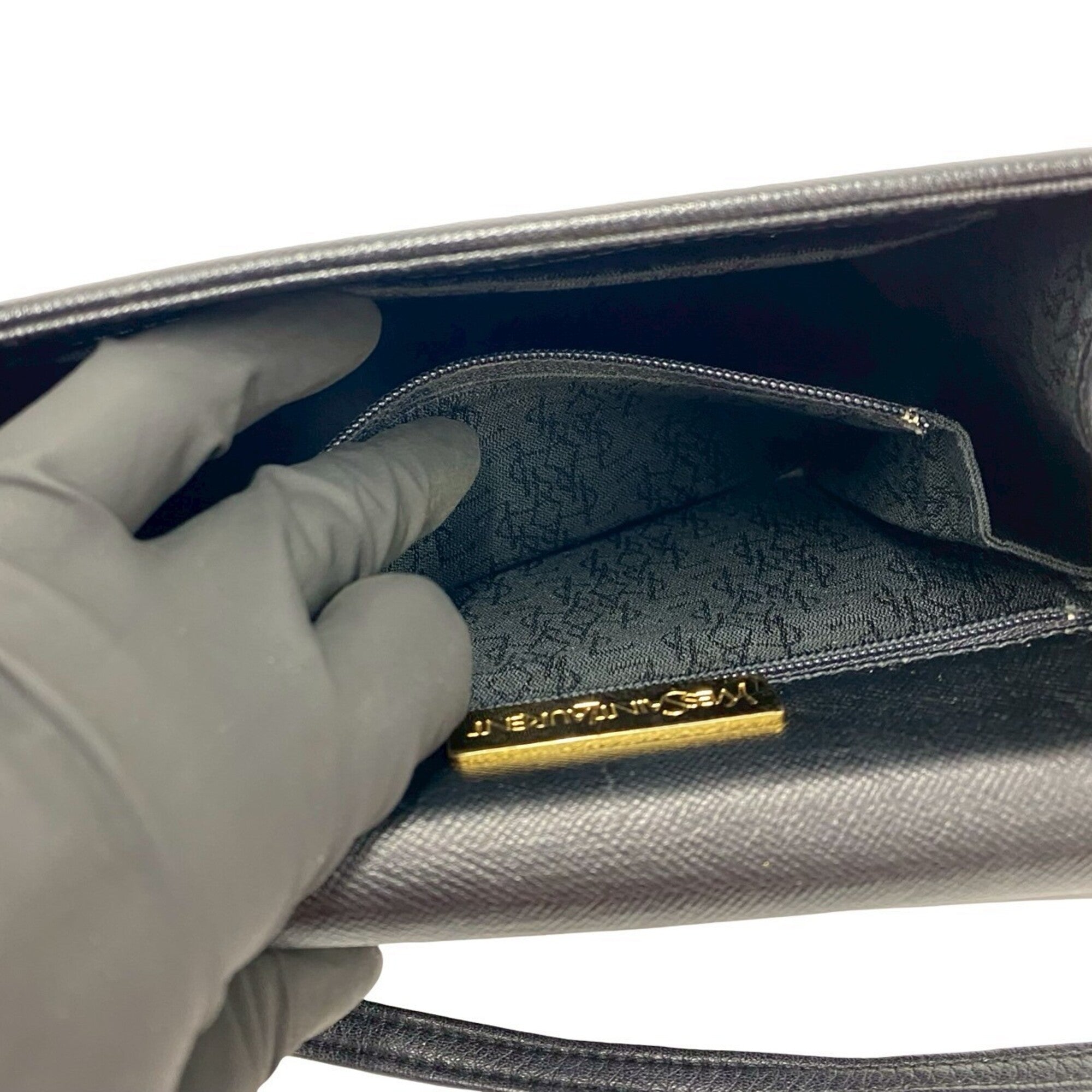 Yves Saint Laurent Black Leather Shoulder Bag (Pre-Owned)
