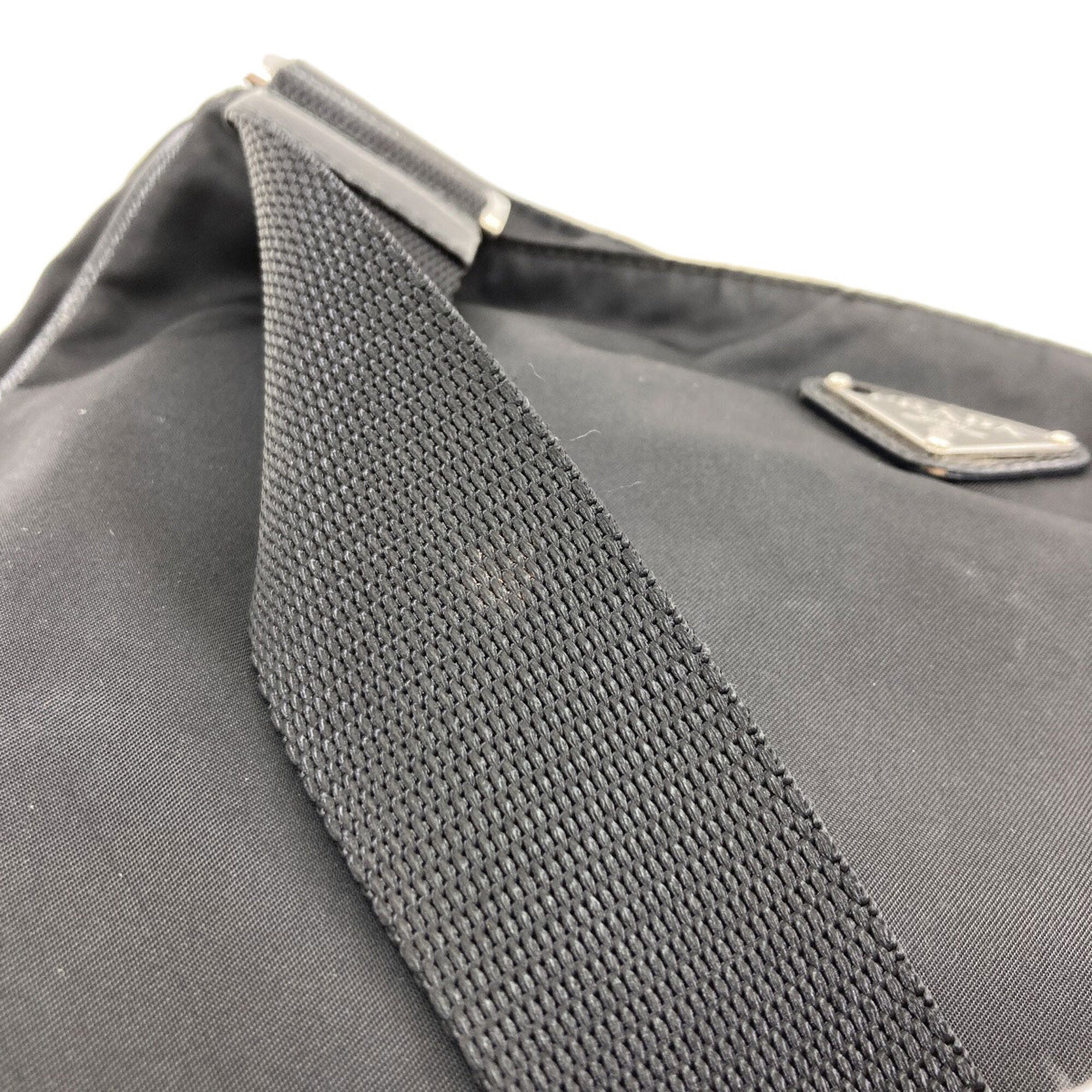 Prada Black Nylon Shoulder Bag (Pre-Owned)
