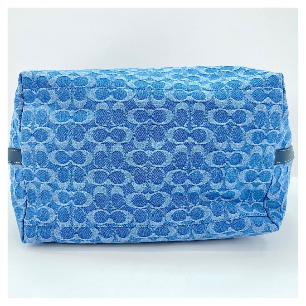 Coach Blue Tote Bag (Pre-Owned)