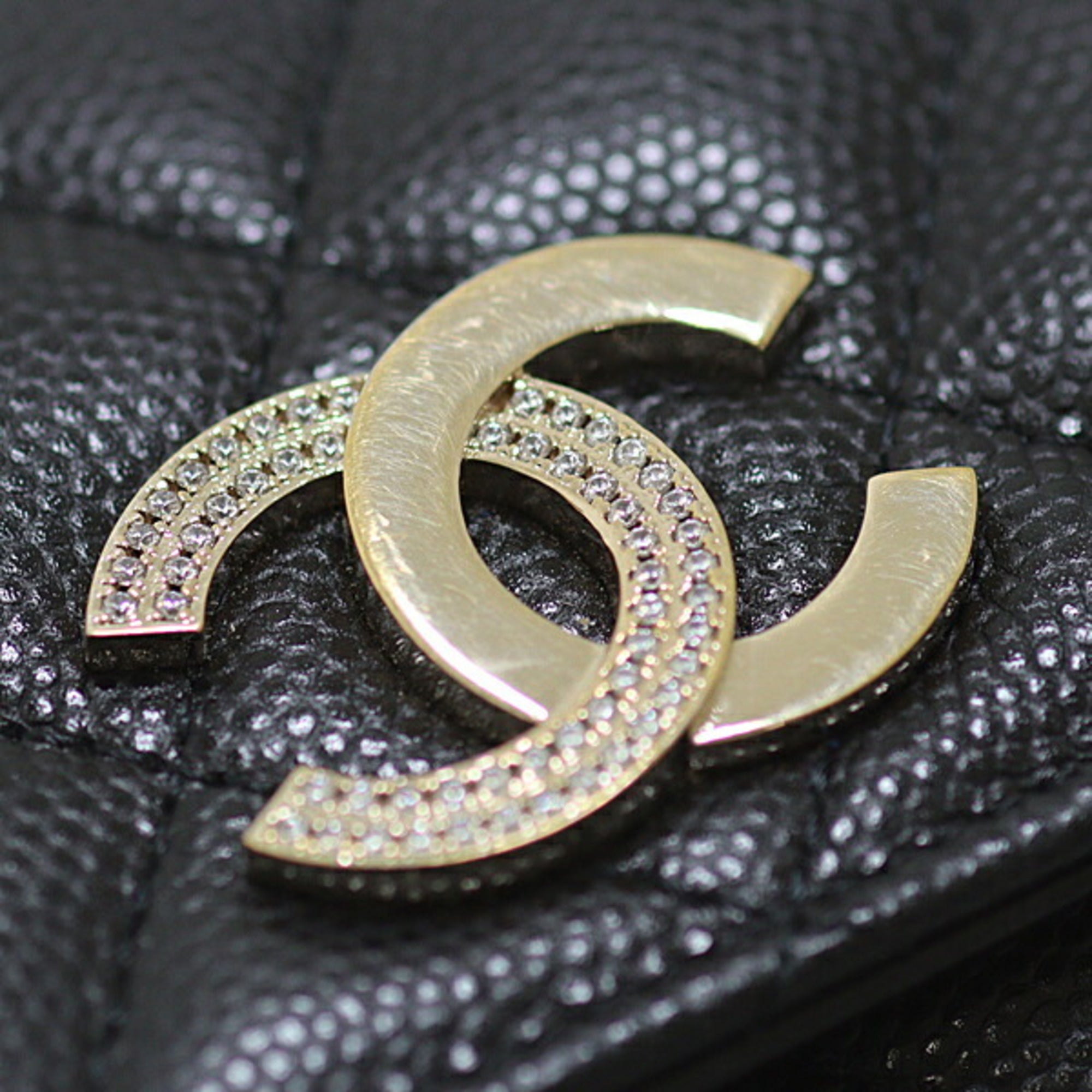 Chanel Black Grained Calfskin Wallet (Bi-Fold) (Pre-Owned)