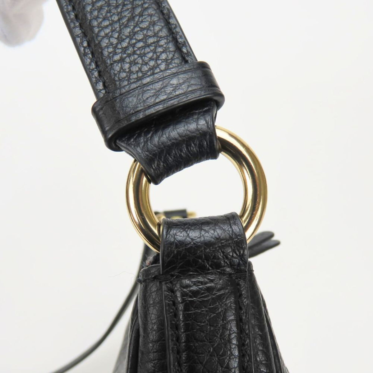 Coach Black Leather Shoulder Bag (Pre-Owned)