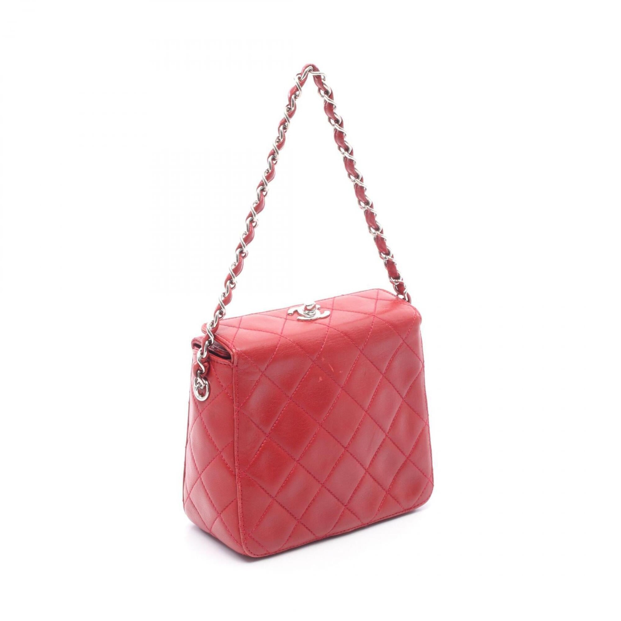 Chanel Red Color Leather Handbag (Pre-Owned)