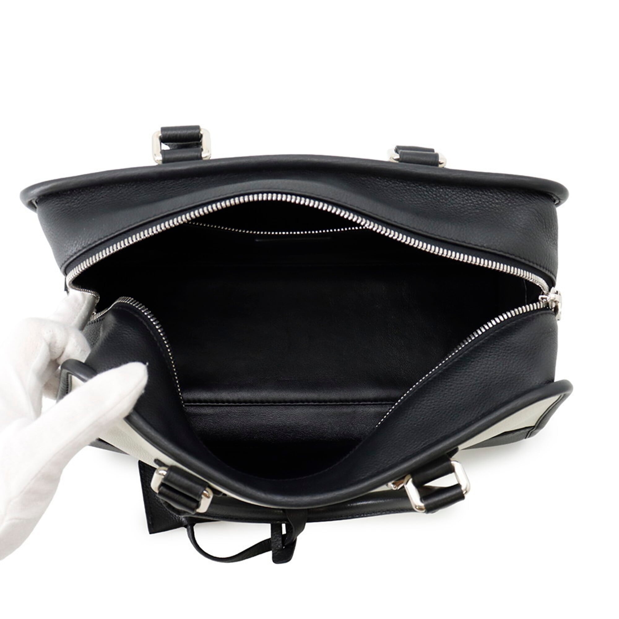 Loewe Amazona Black White Leather Handbag (Pre-Owned)