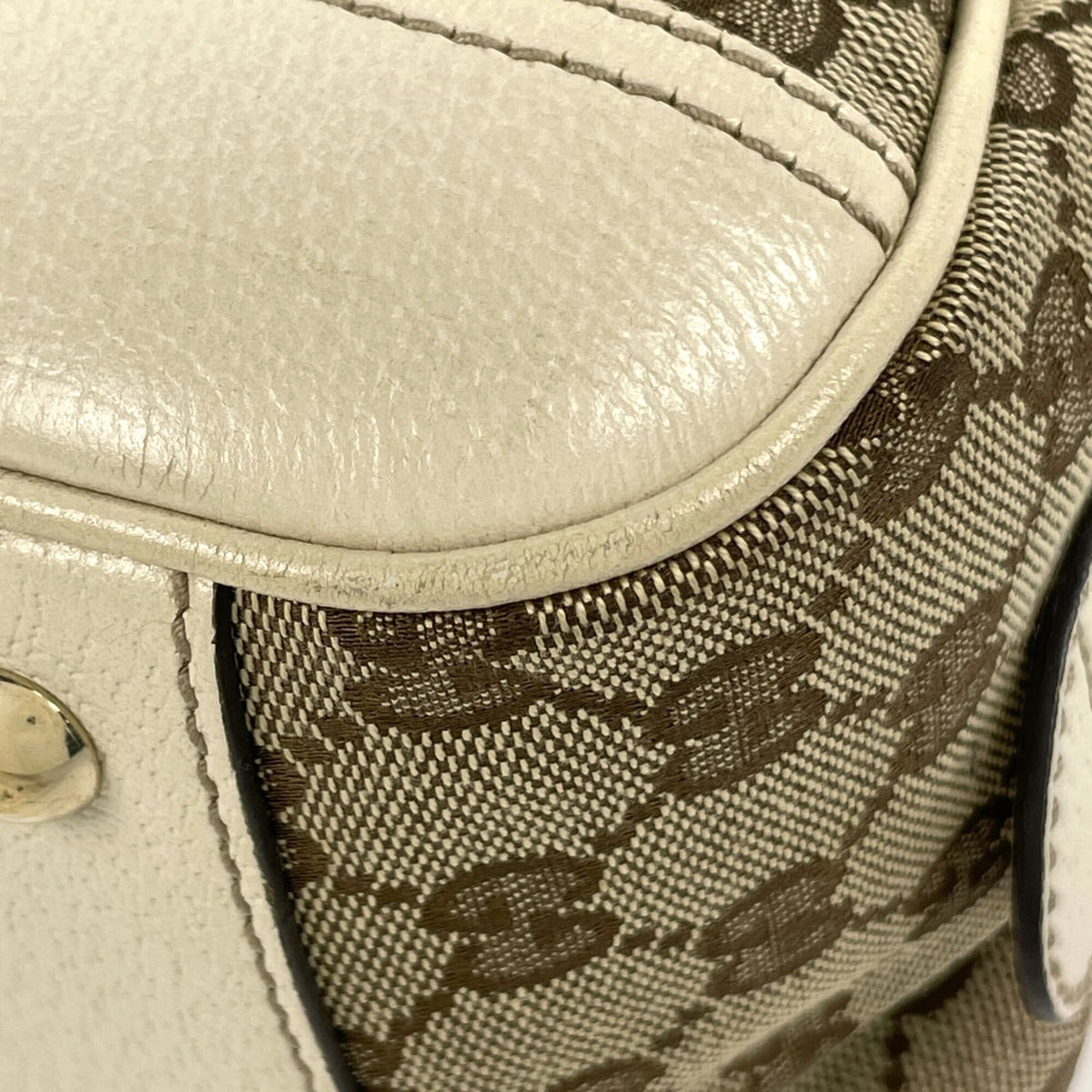 Gucci Beige White Gg Canvas Leather Shoulder Bag (Pre-Owned)