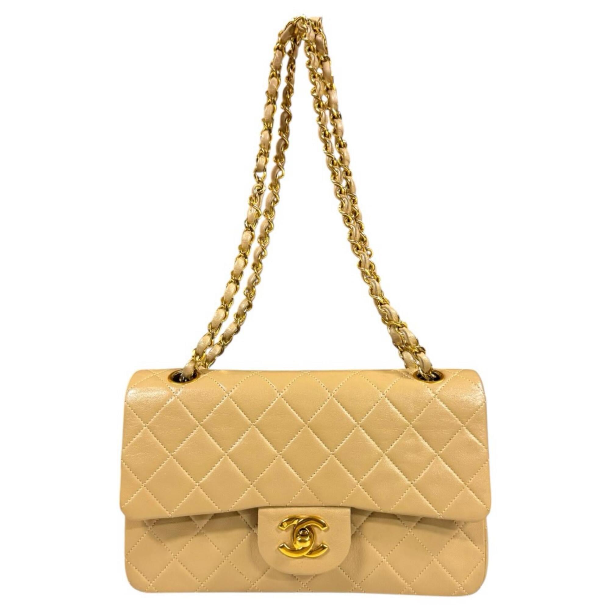 Chanel Beige Leather Shoulder Bag (Pre-Owned)