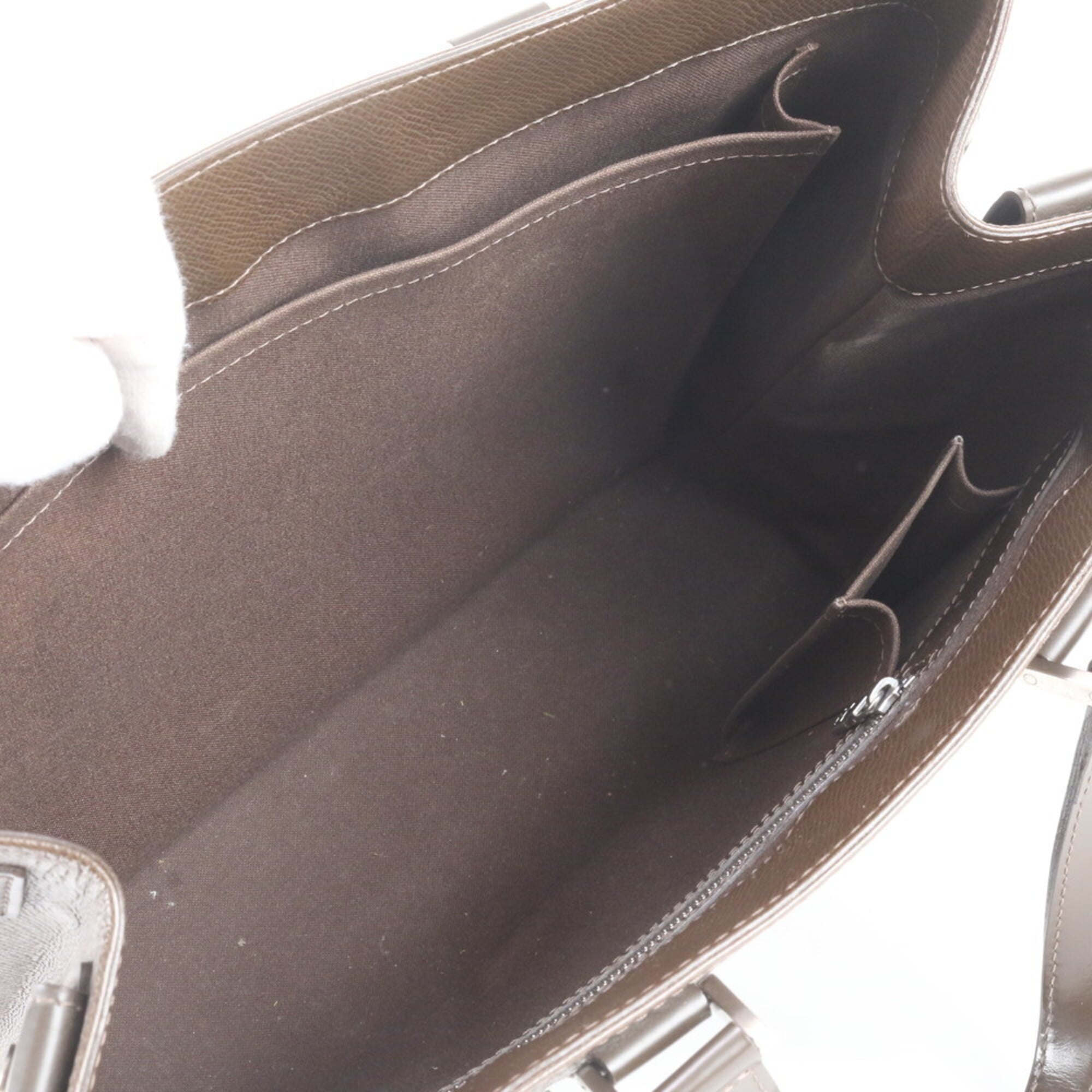 Louis Vuitton Taiga Grizzly Taiga Leather Handbag Tote Bag (Pre-Owned)
