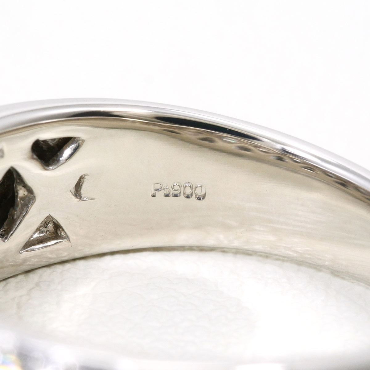 Unbranded Platinum Platinum 900 Band Ring (Pre-Owned)