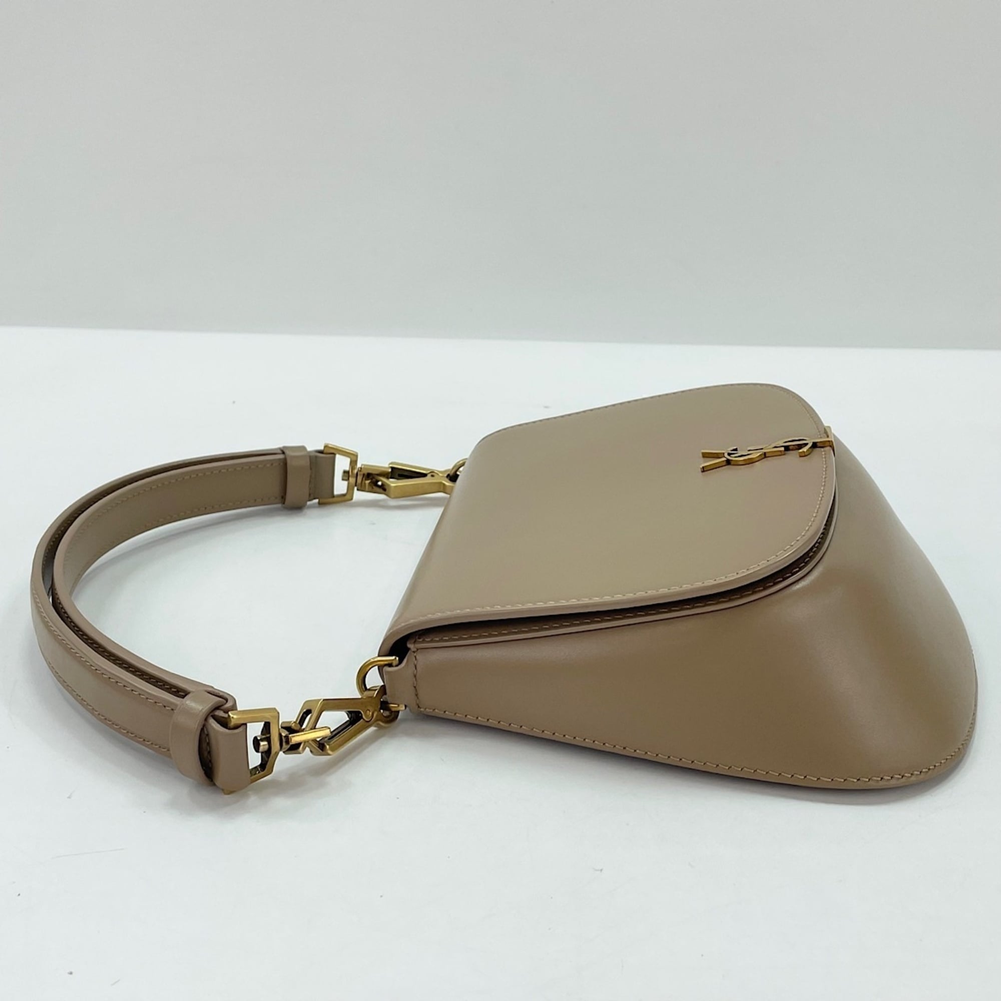 Yves Saint Laurent Beige Shoulder Bag (Pre-Owned)