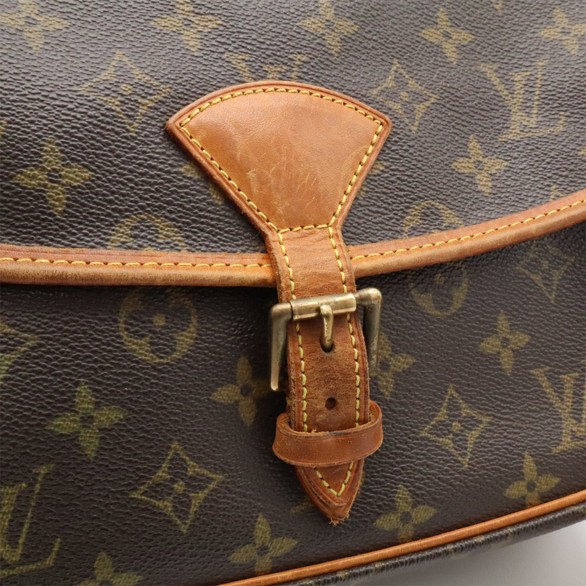 Louis Vuitton Brown Monogram Monogram Shoulder Bag (Pre-Owned)