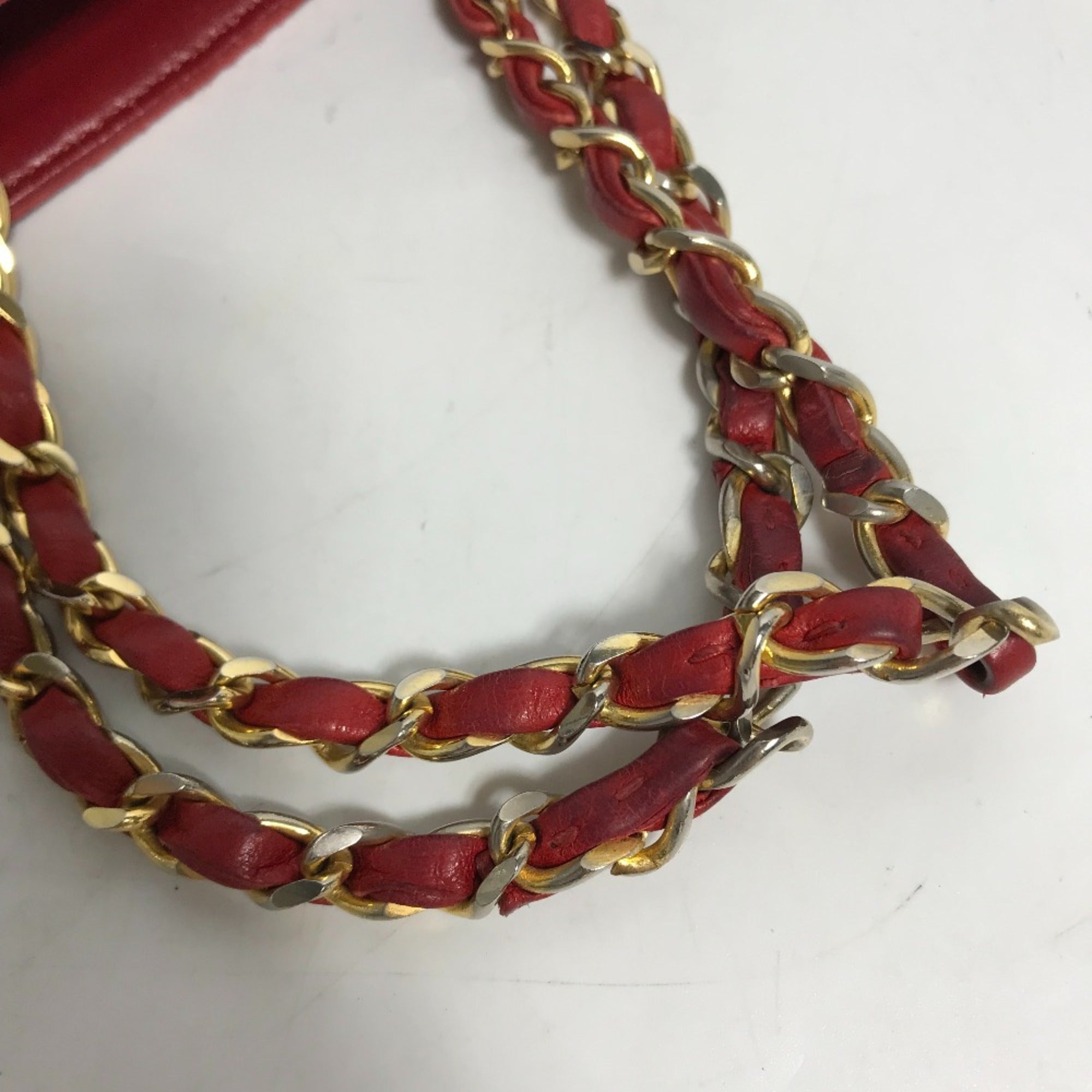 Chanel Red Leather Shoulder Bag (Pre-Owned)