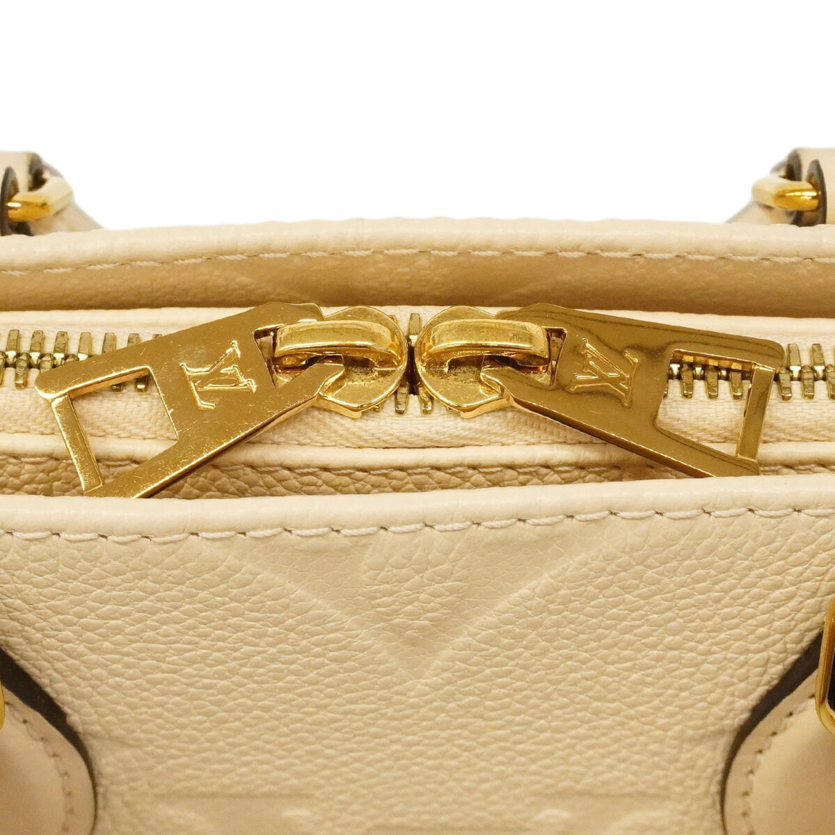 Louis Vuitton Cream Handbag (Pre-Owned)