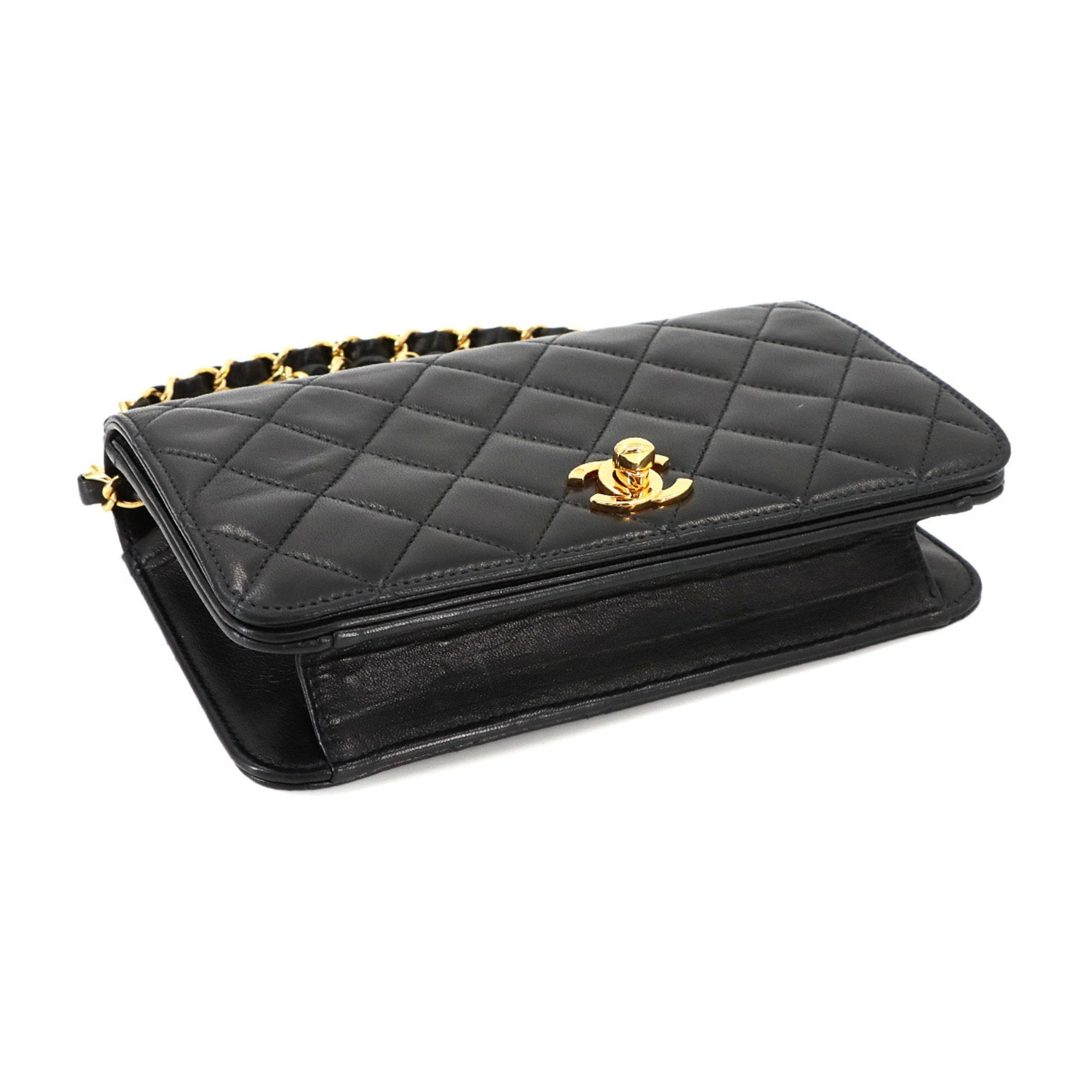 Chanel Black Leather Shoulder Bag (Pre-Owned)