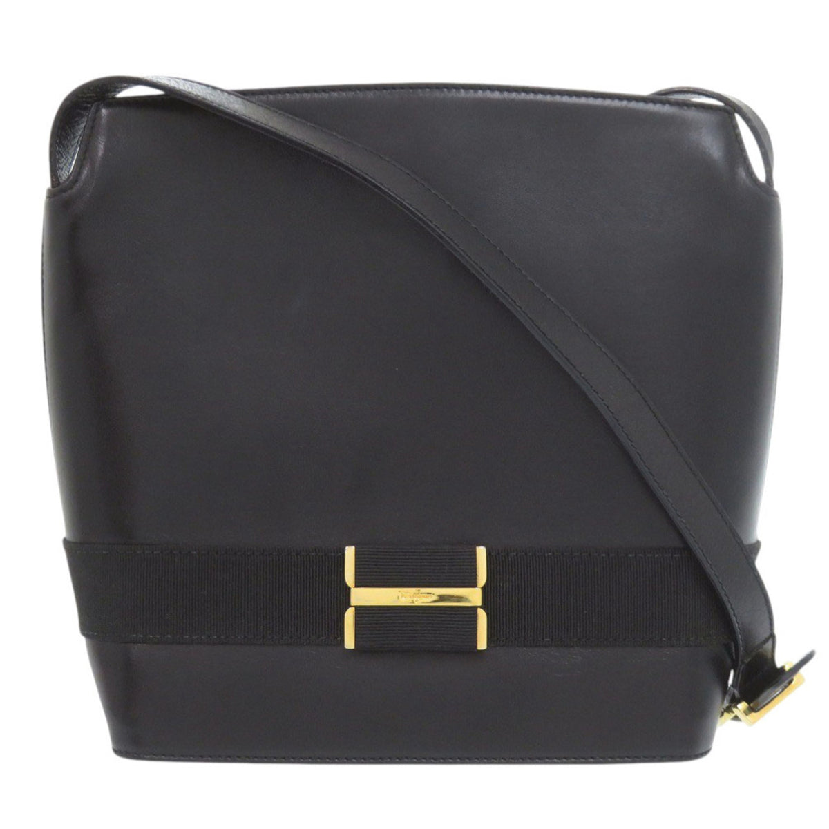 Salvatore Ferragamo Black Leather Shoulder Bag (Pre-Owned)