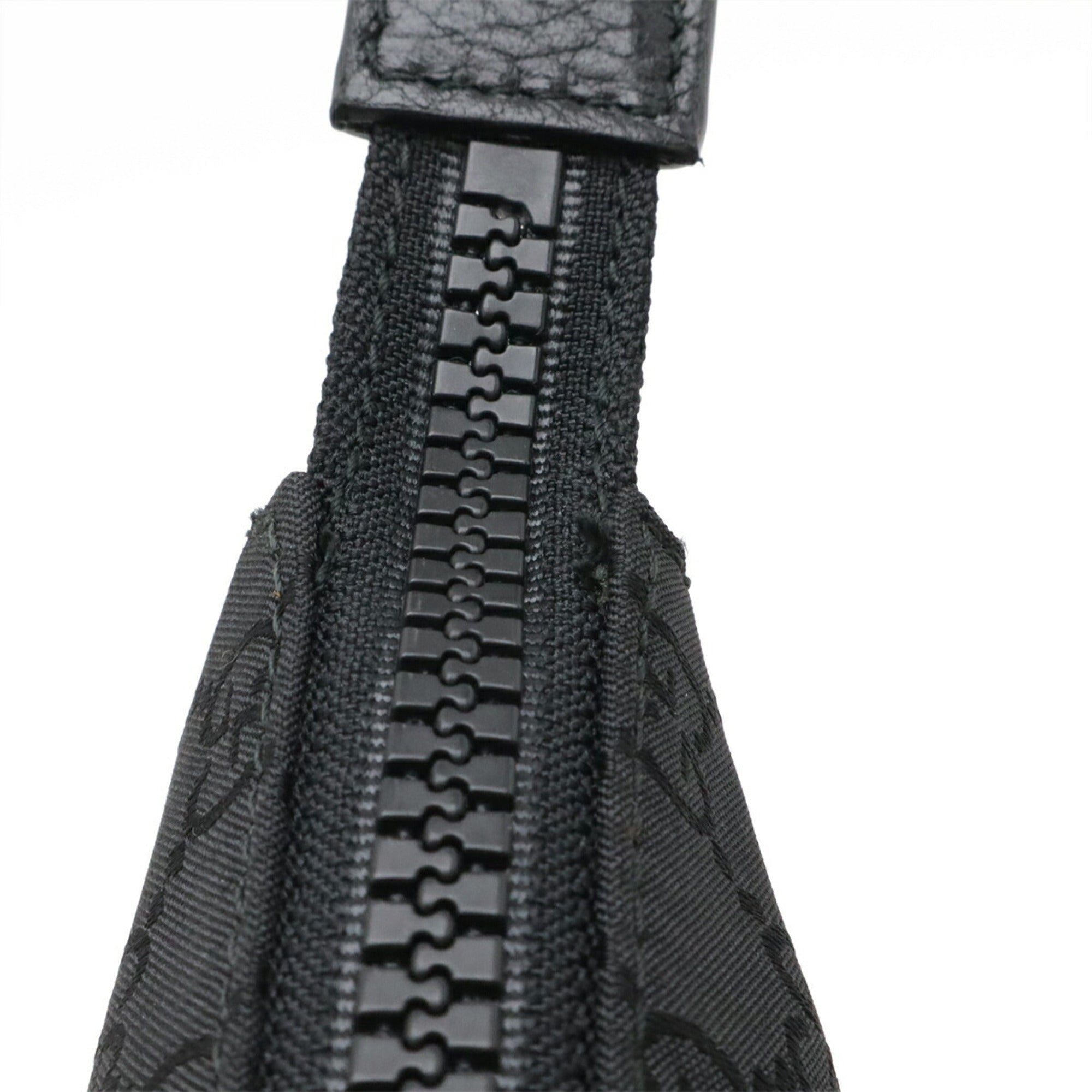 Gucci Black Gray Nylon Leather Shoulder Bag (Pre-Owned)