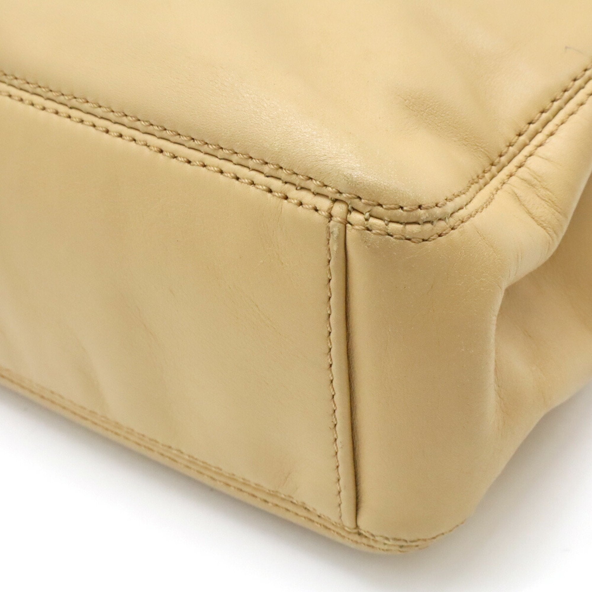 Chanel Beige Brown Leather Plastic Handbag (Pre-Owned)